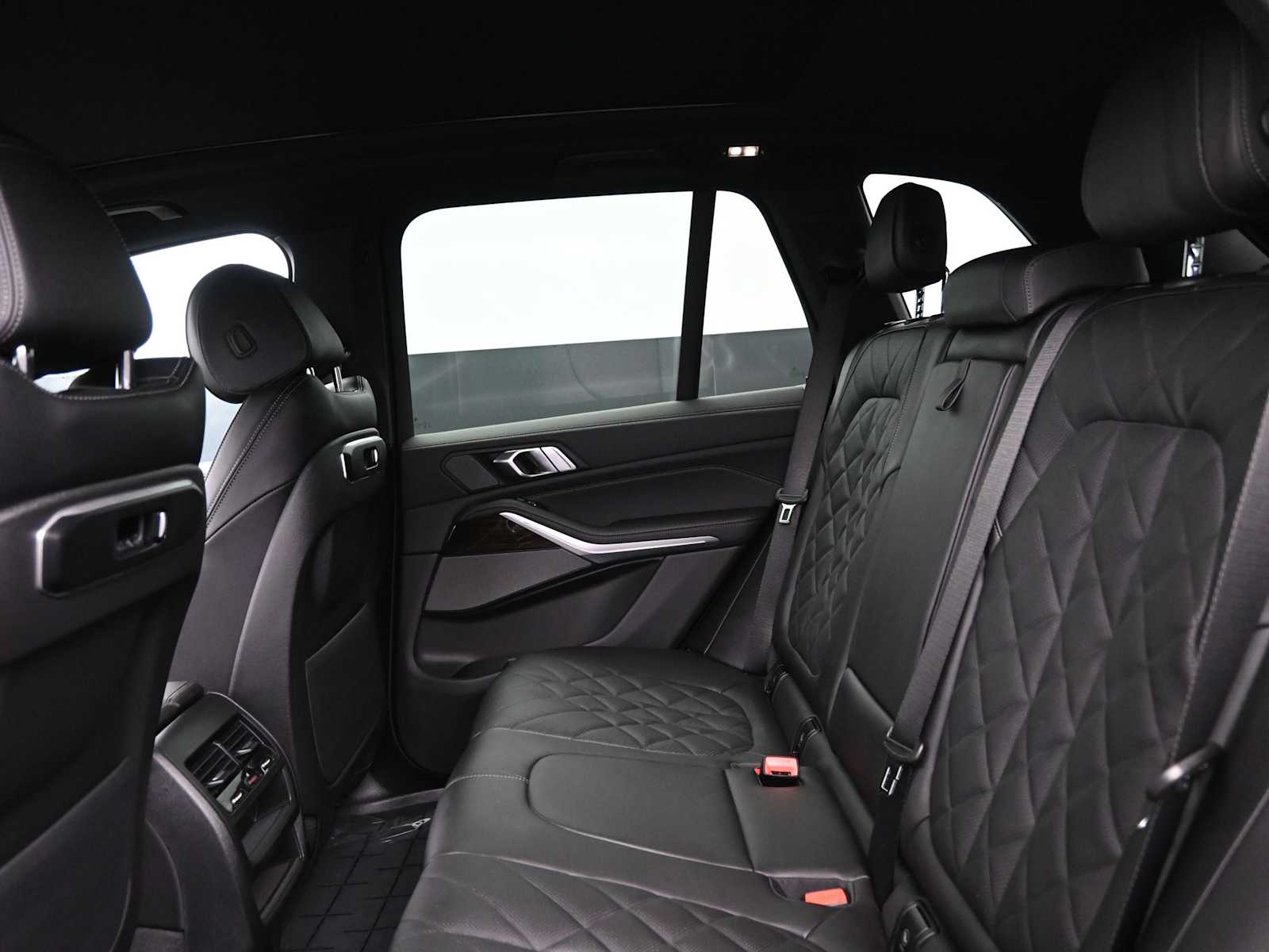 Thumbnail: 2026 BMW X5 - 12