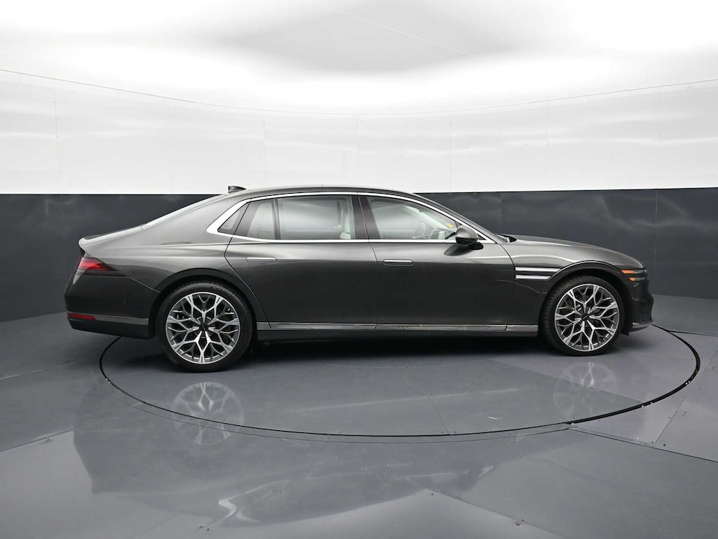 Used 2023 Genesis G90 e-SC Sedan