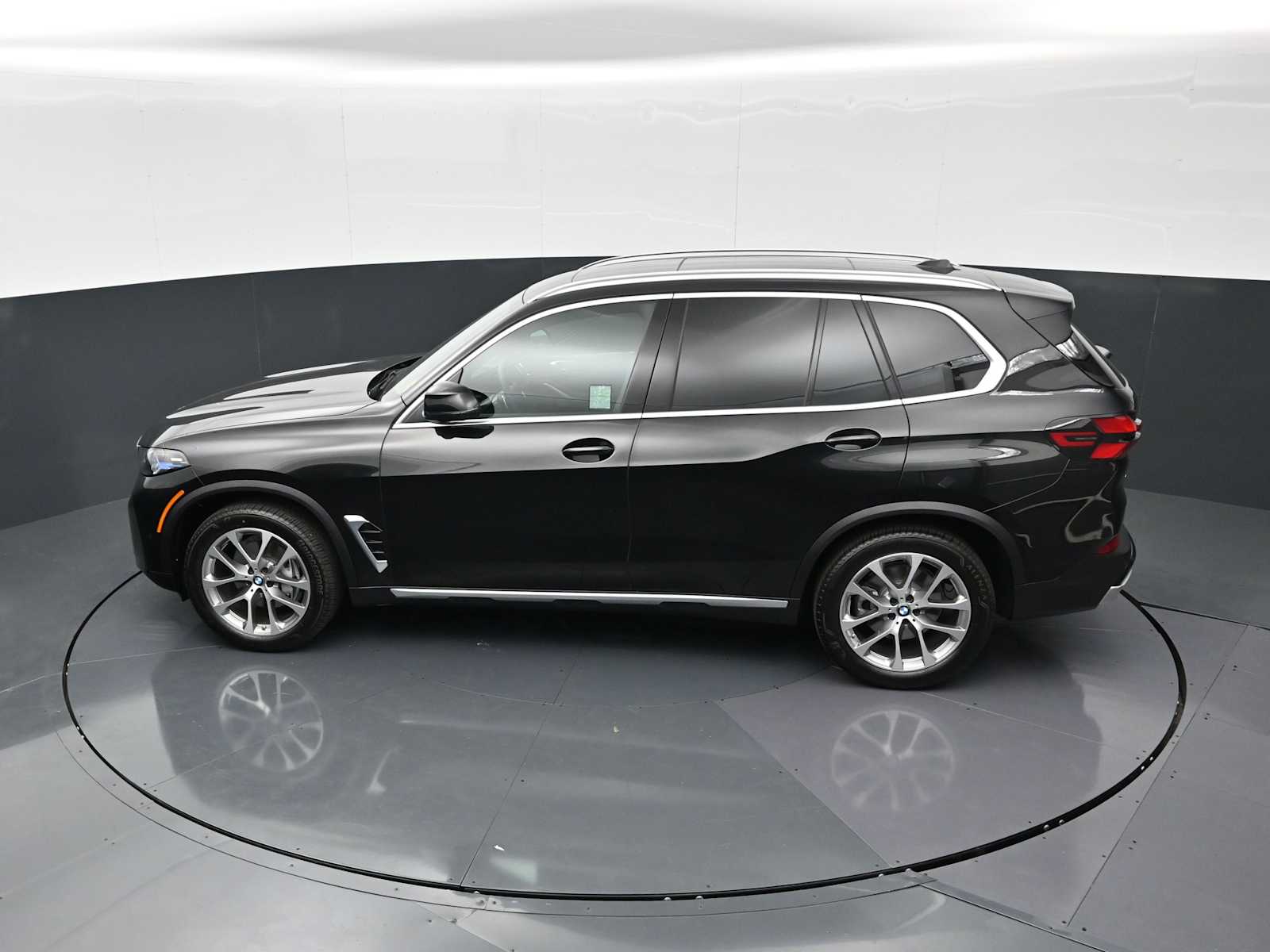 Thumbnail: 2026 BMW X5 - 23