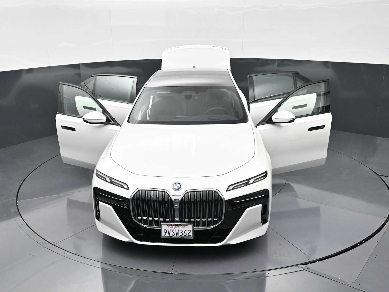 Thumbnail: 2025 BMW 7 Series - 33