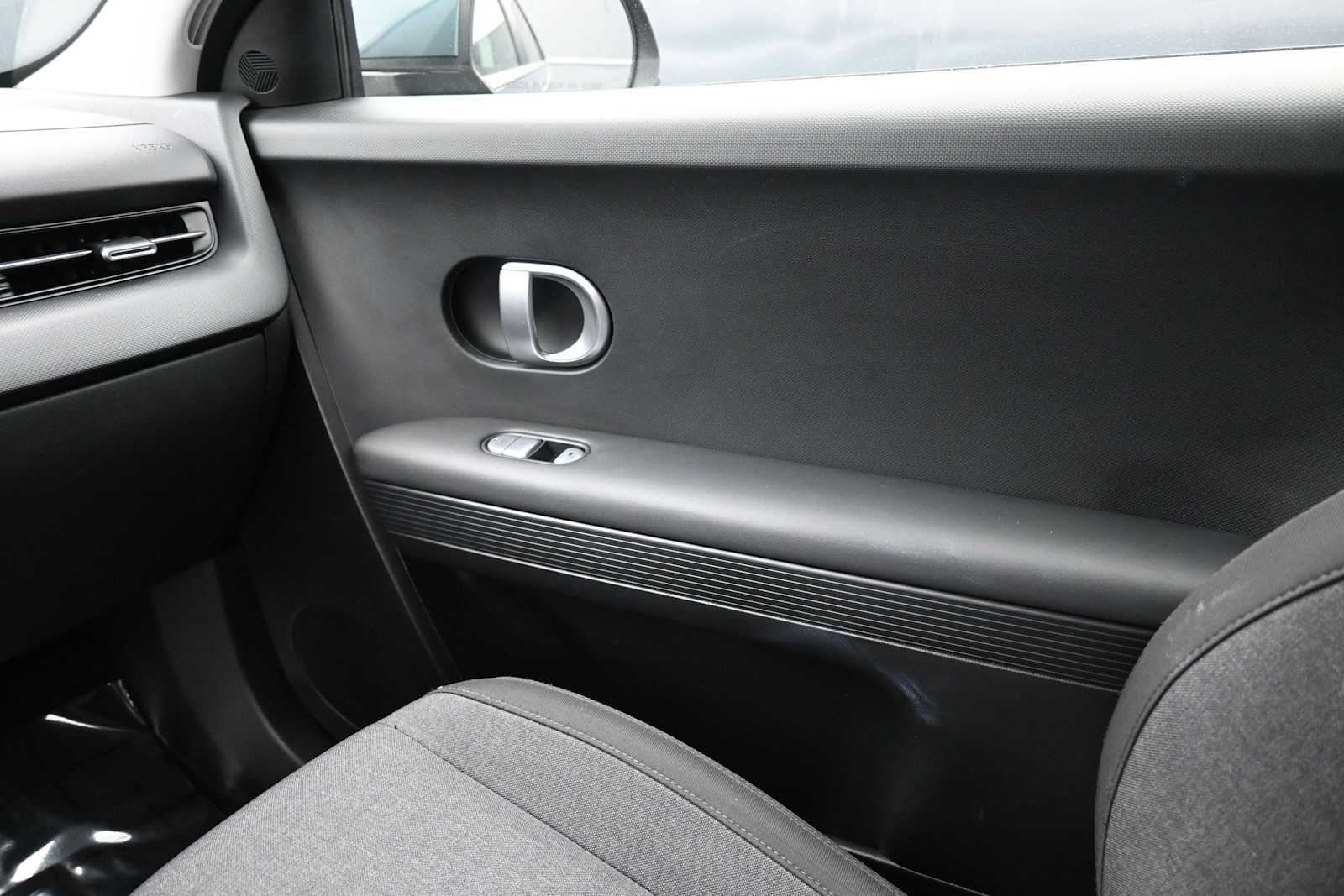 2024 Hyundai IONIQ 5 SE - Photo 18