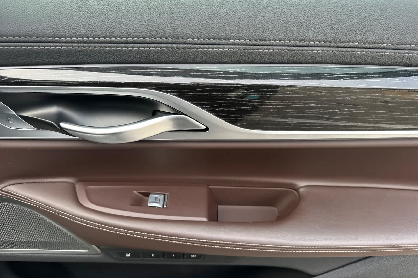 Thumbnail: 2022 BMW 7 Series - 18