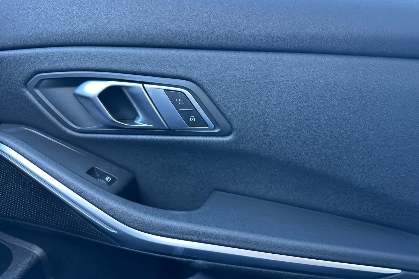 Thumbnail: 2023 BMW 3 Series - 20