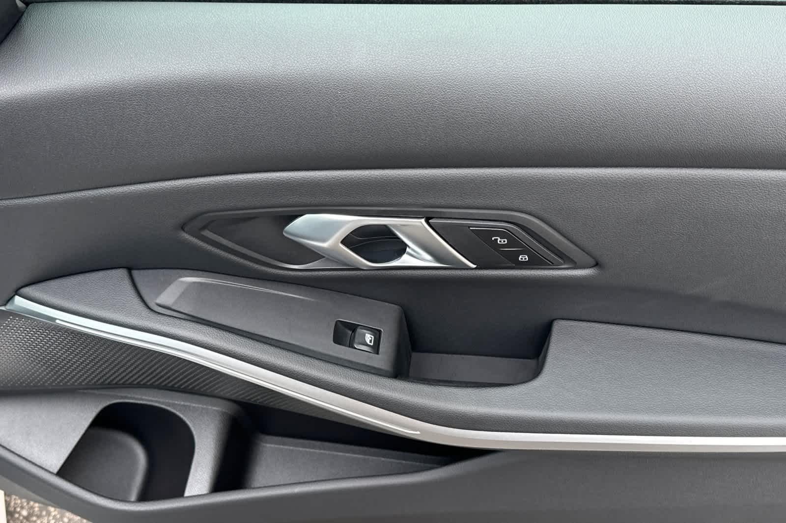 Thumbnail: 2024 BMW 3 Series - 18