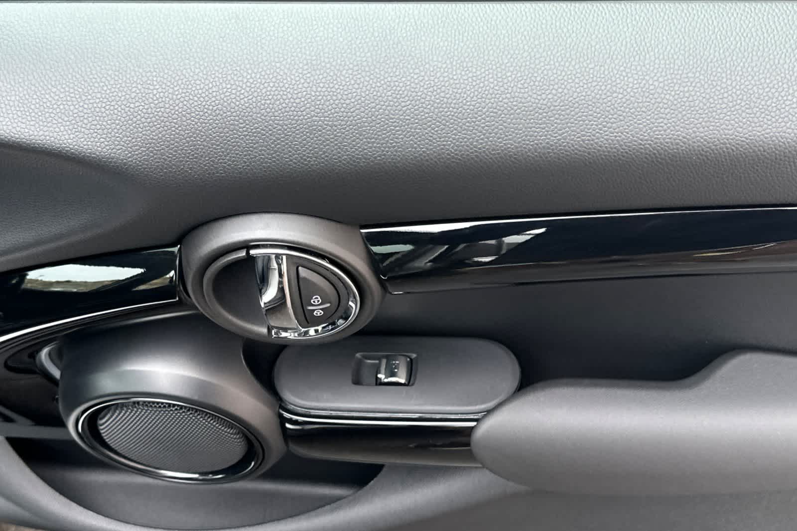 Thumbnail: 2024 MINI Cooper Hardtop - 18