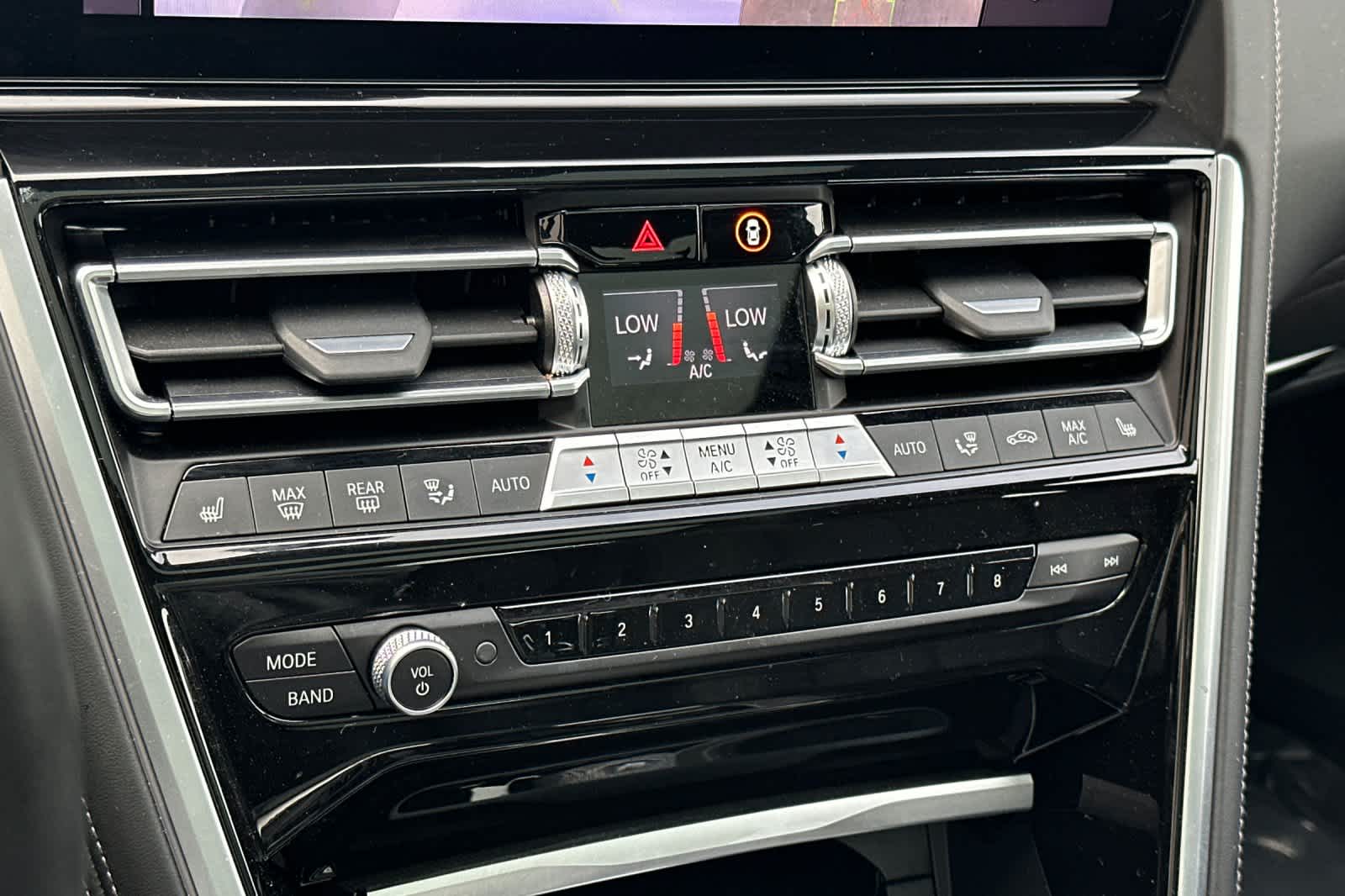 Thumbnail: 2025 BMW 8 Series - 22