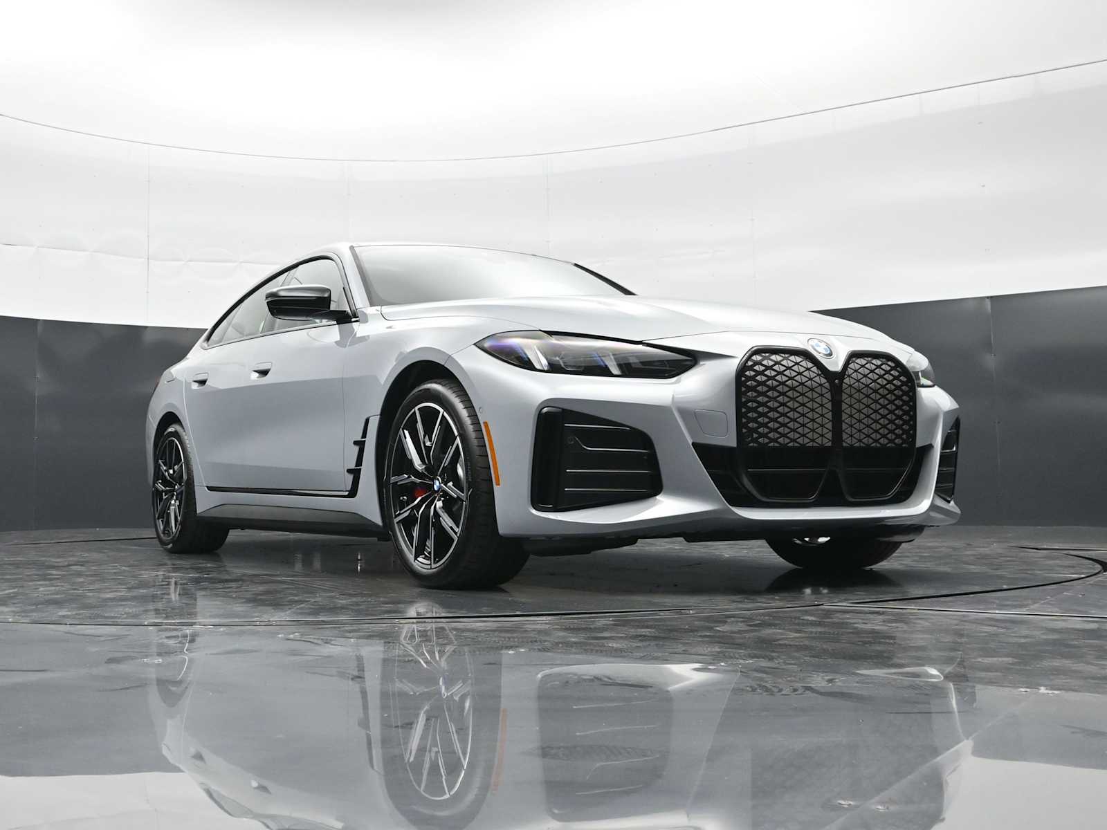 Thumbnail: 2026 BMW i4 - 27