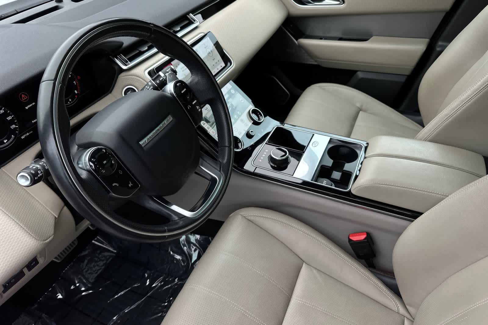 Thumbnail: 2018 Land Rover Range Rover Velar - 11