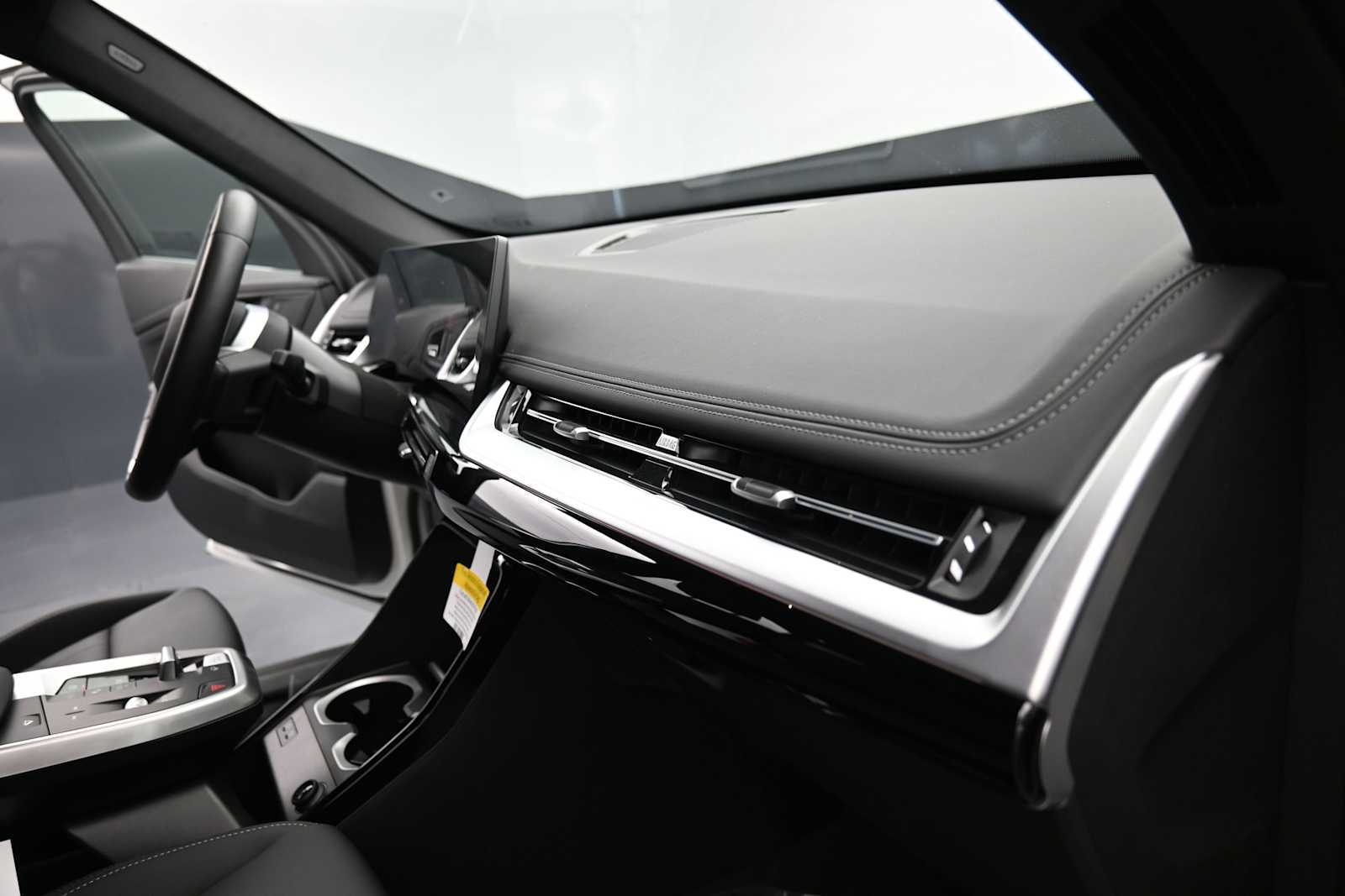 2026 BMW X1 28i - Photo 16
