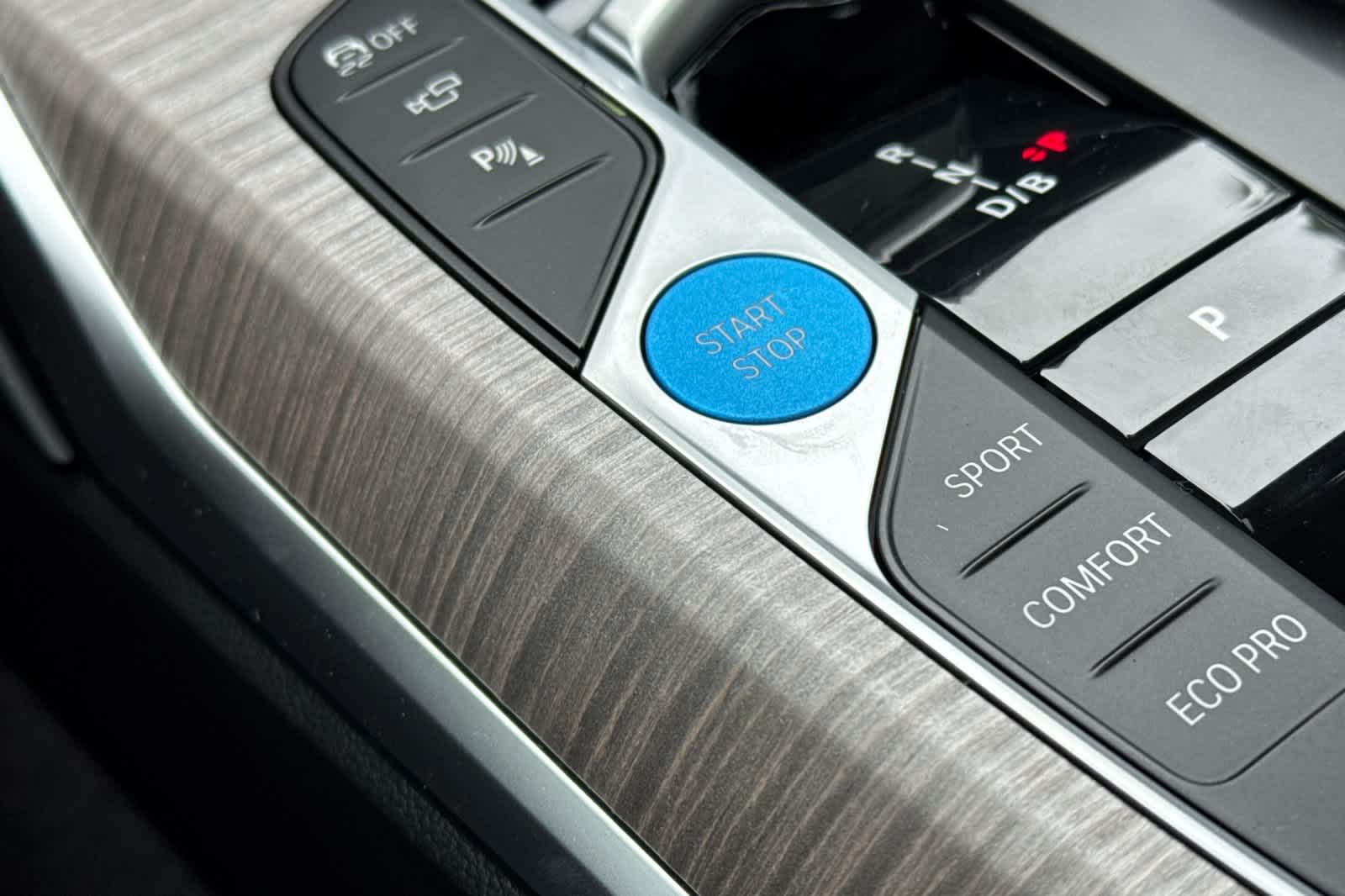 Thumbnail: 2025 BMW i4 - 26