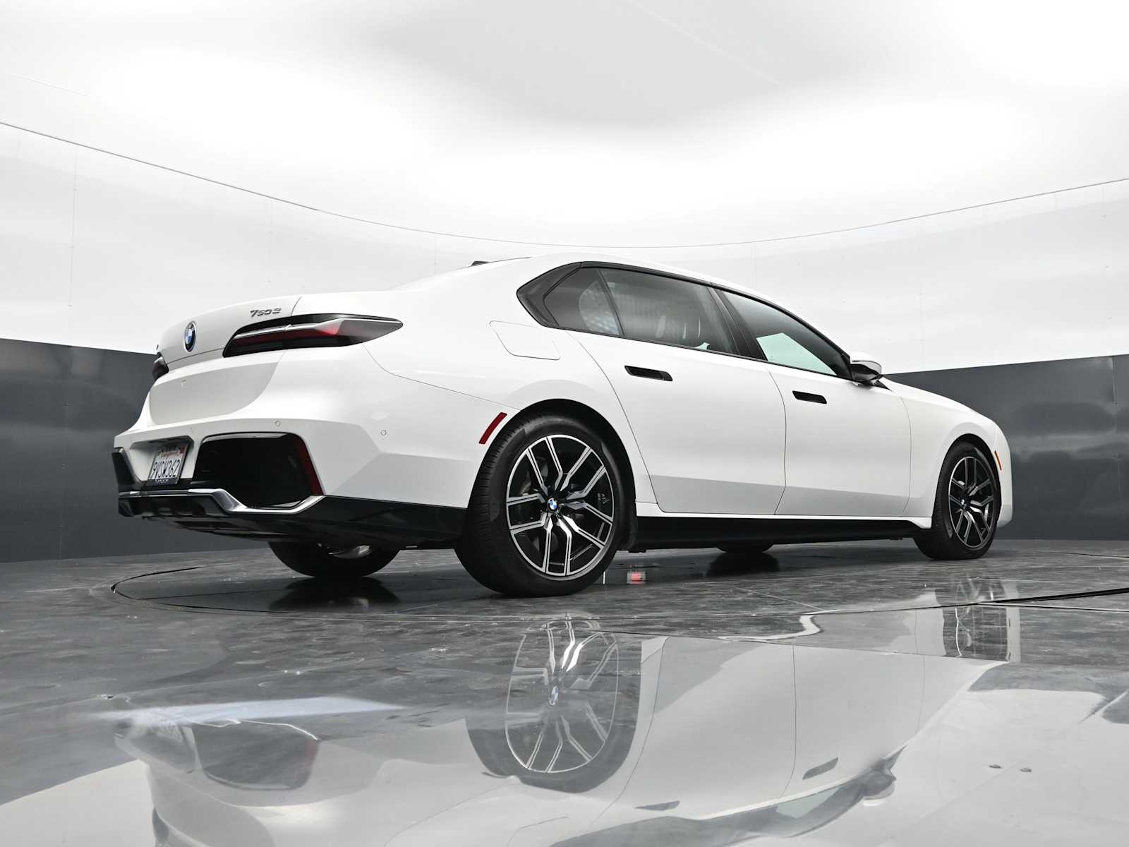 Thumbnail: 2025 BMW 7 Series - 29