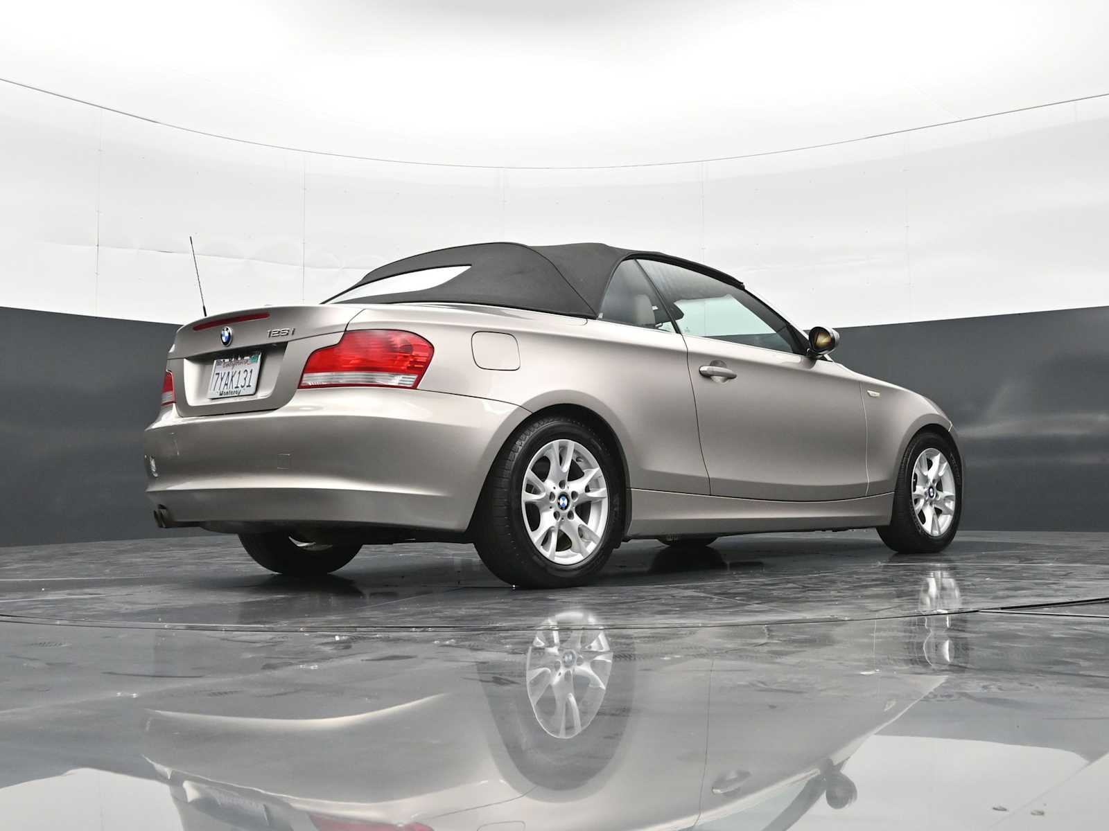 Thumbnail: 2008 BMW 1 Series - 29