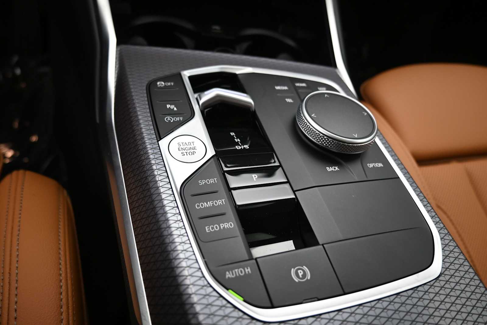 2026 BMW 3 Series 330i - Photo 15