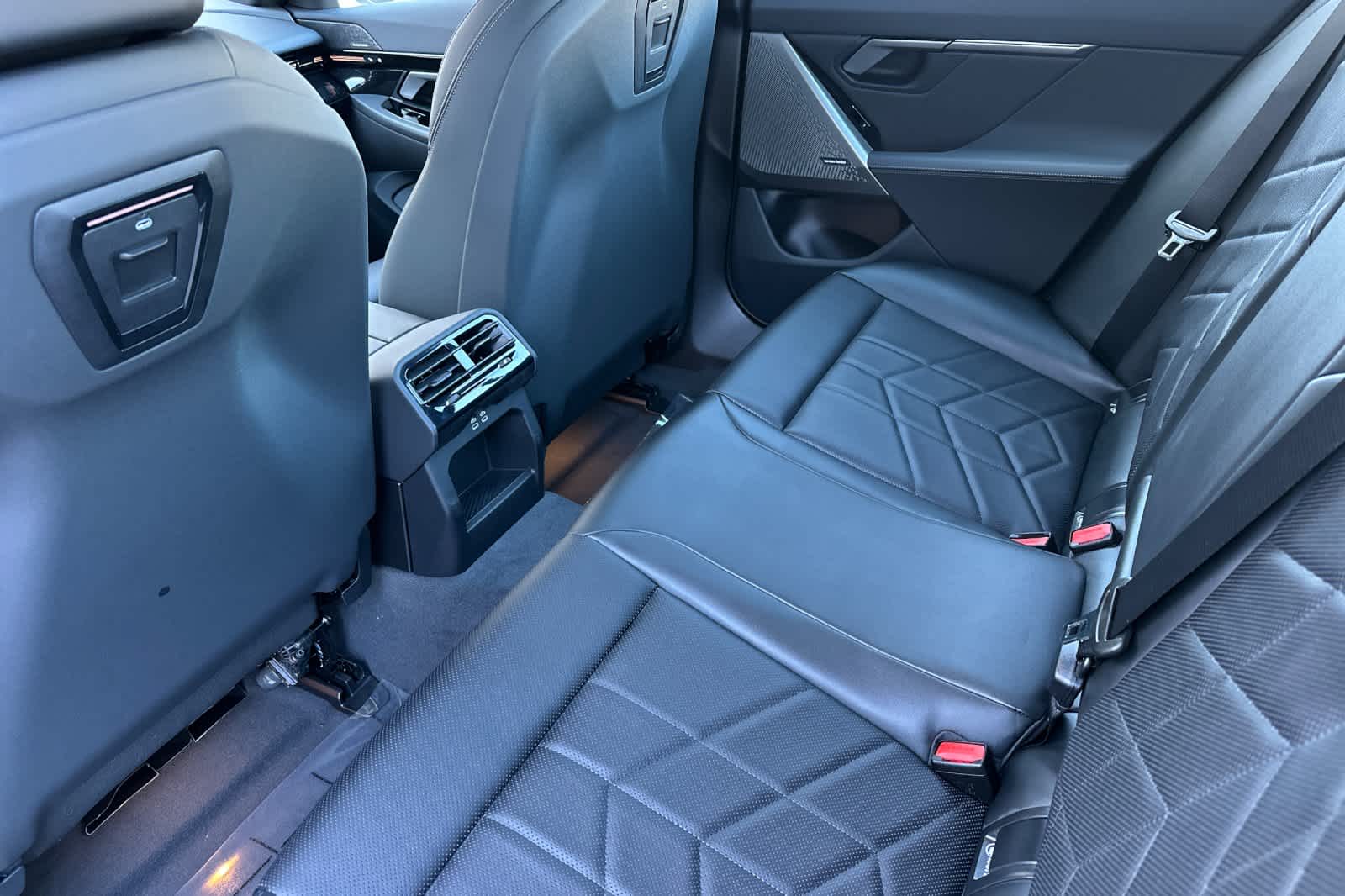 Thumbnail: 2026 BMW 5 Series - 4