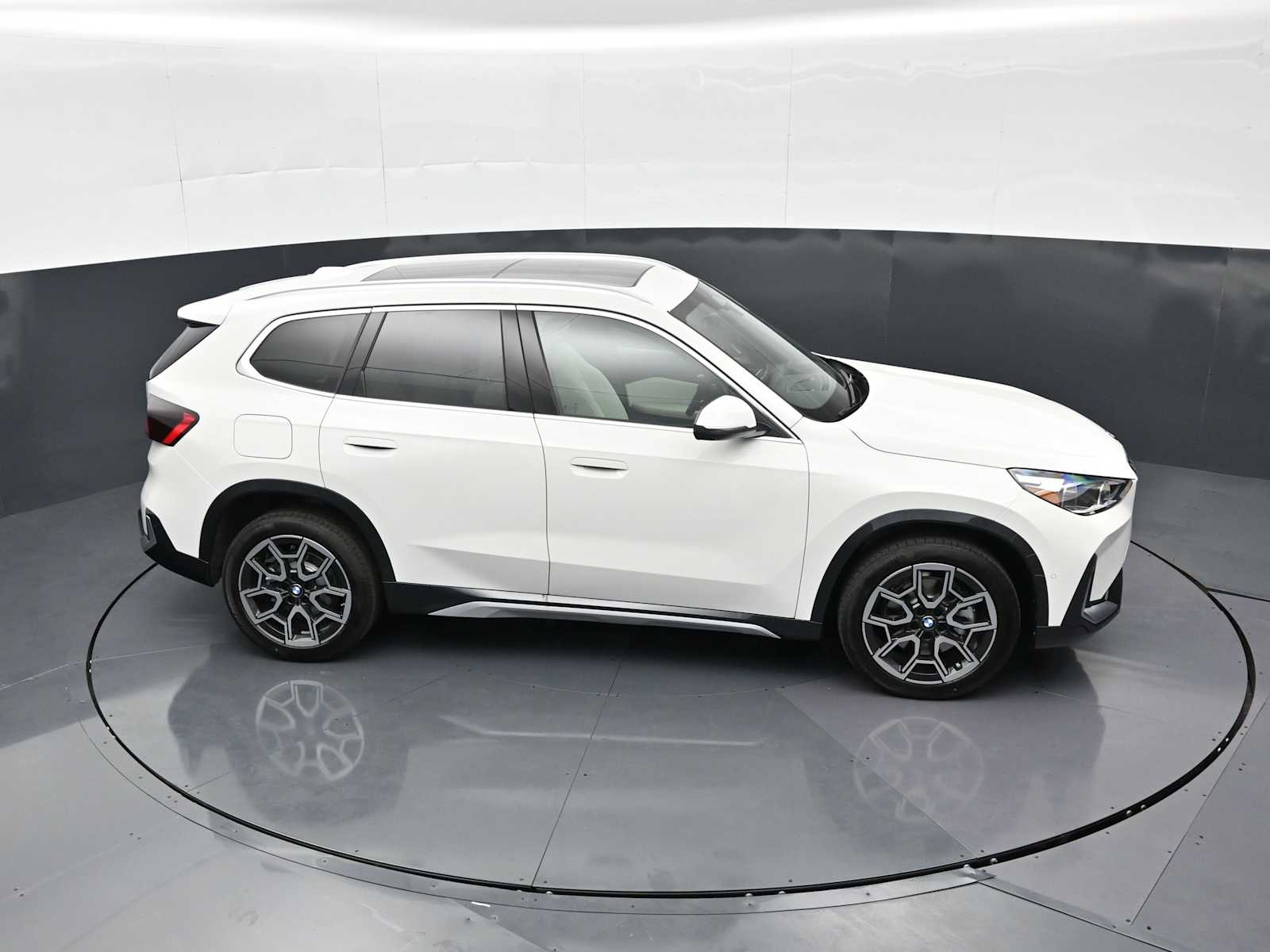 Thumbnail: 2026 BMW X1 - 20