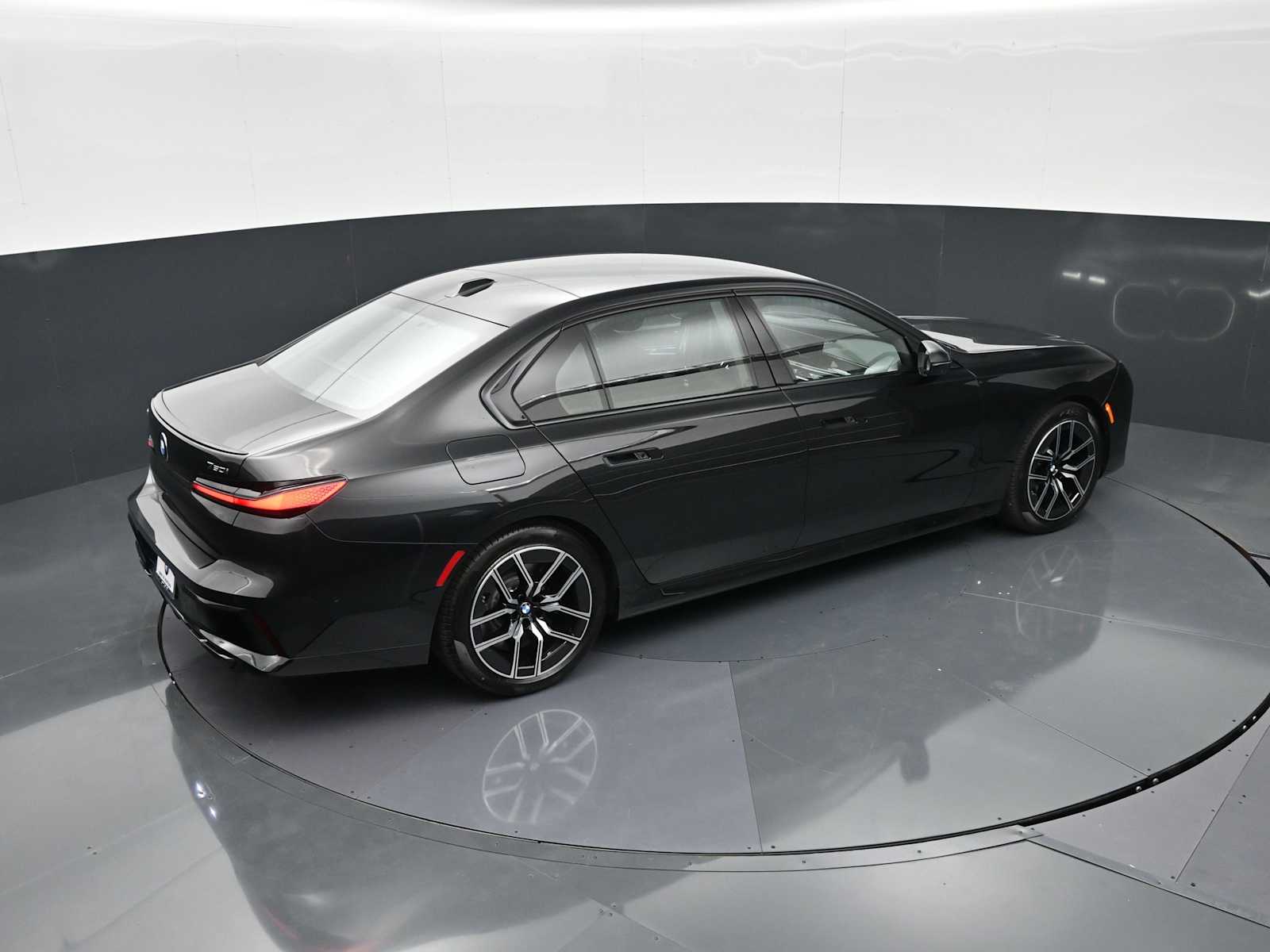 Thumbnail: 2026 BMW 7 Series - 20