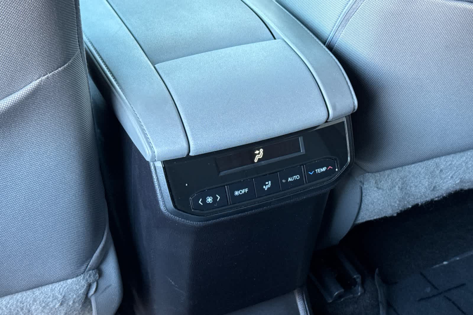 Thumbnail: 2023 Toyota Highlander - 14