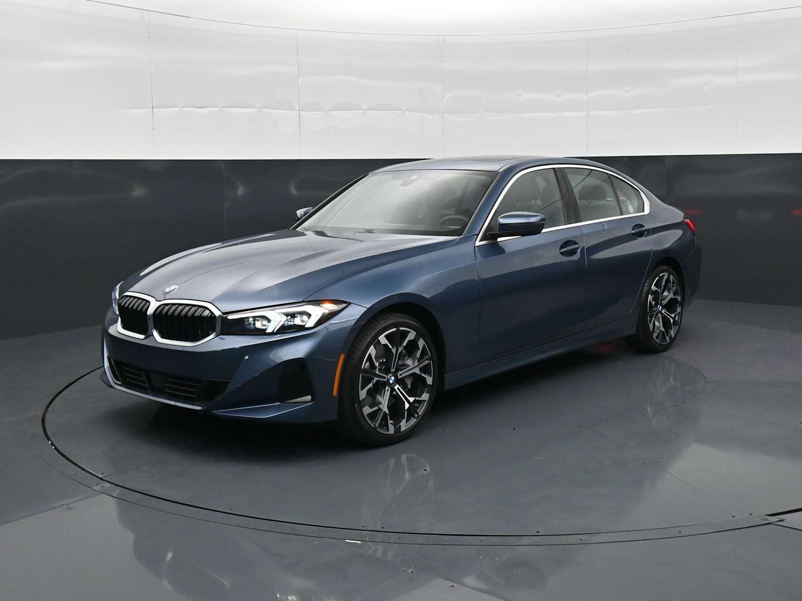 2026 BMW 3 Series 330i Sedan's photo