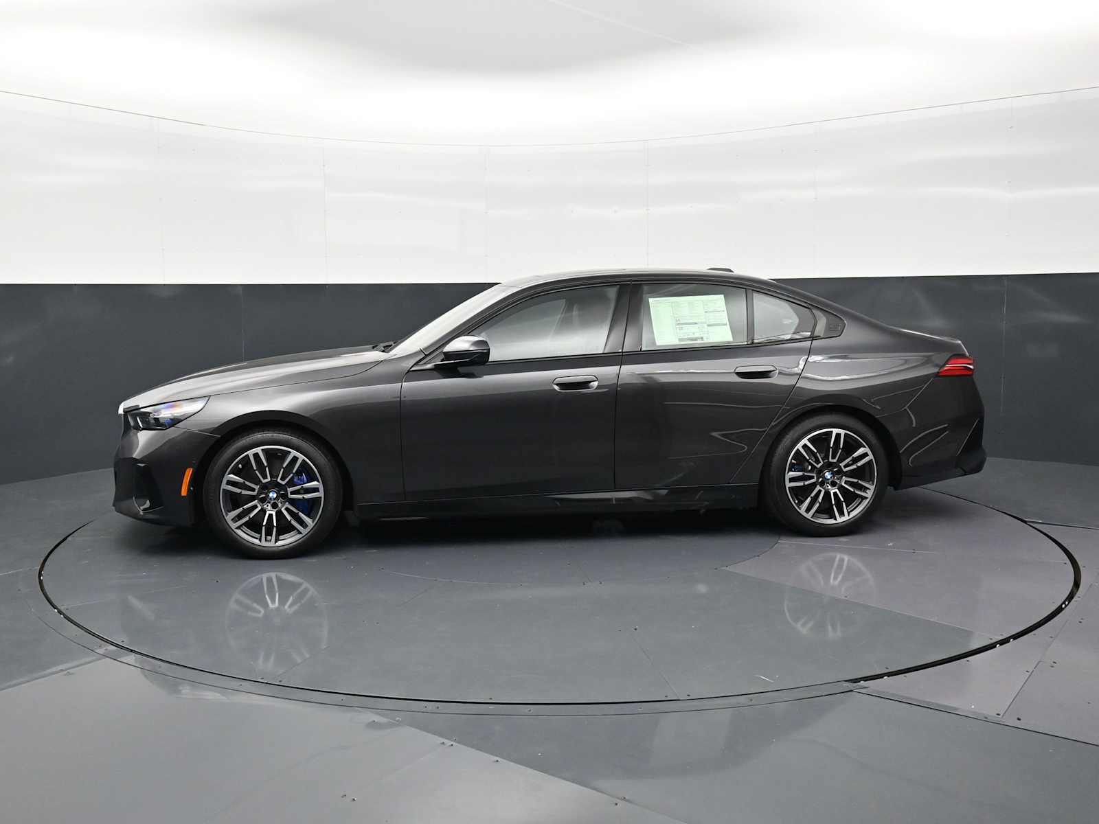 Thumbnail: 2026 BMW 5 Series - 8