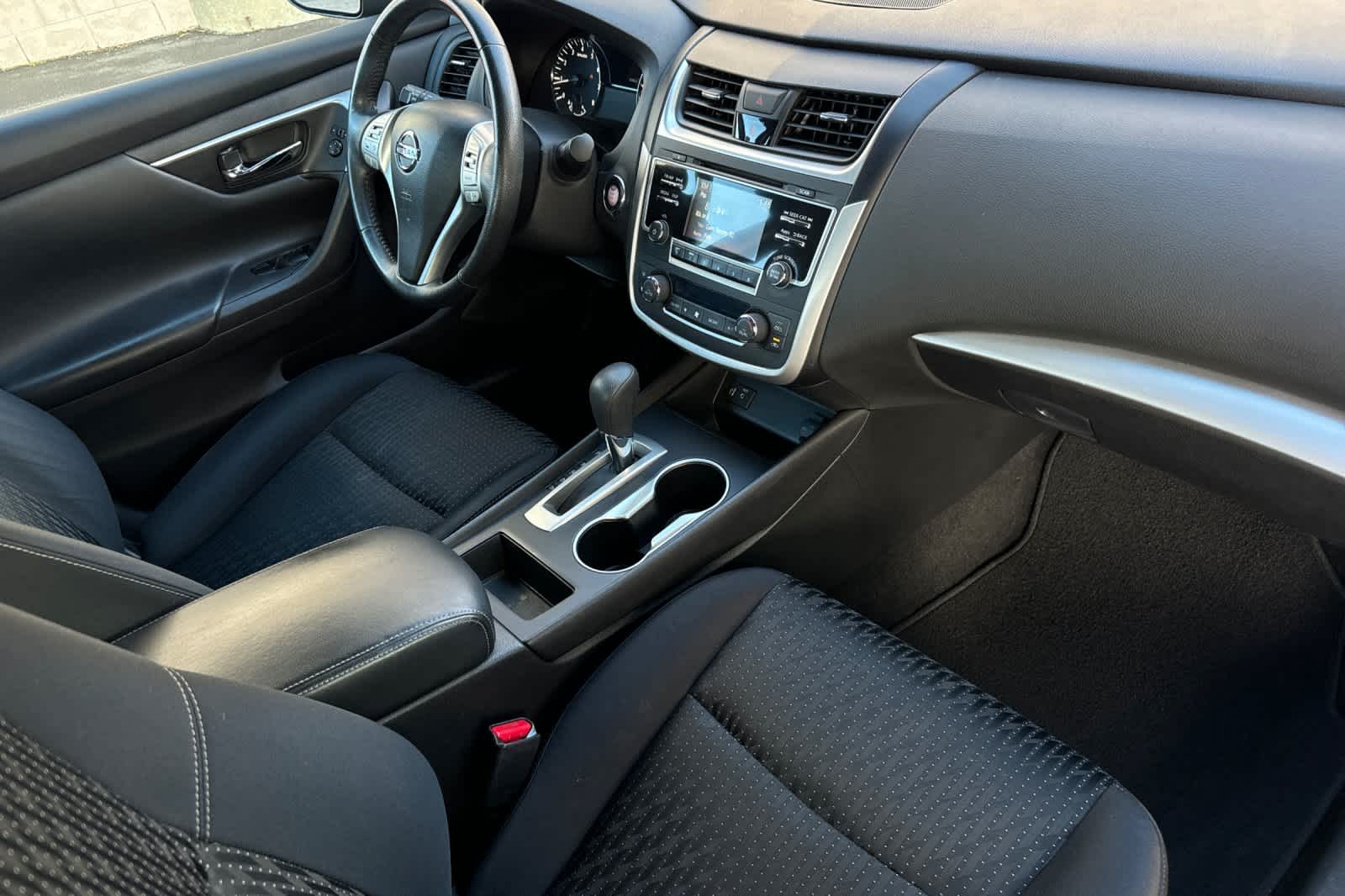 Thumbnail: 2016 Nissan Altima - 15