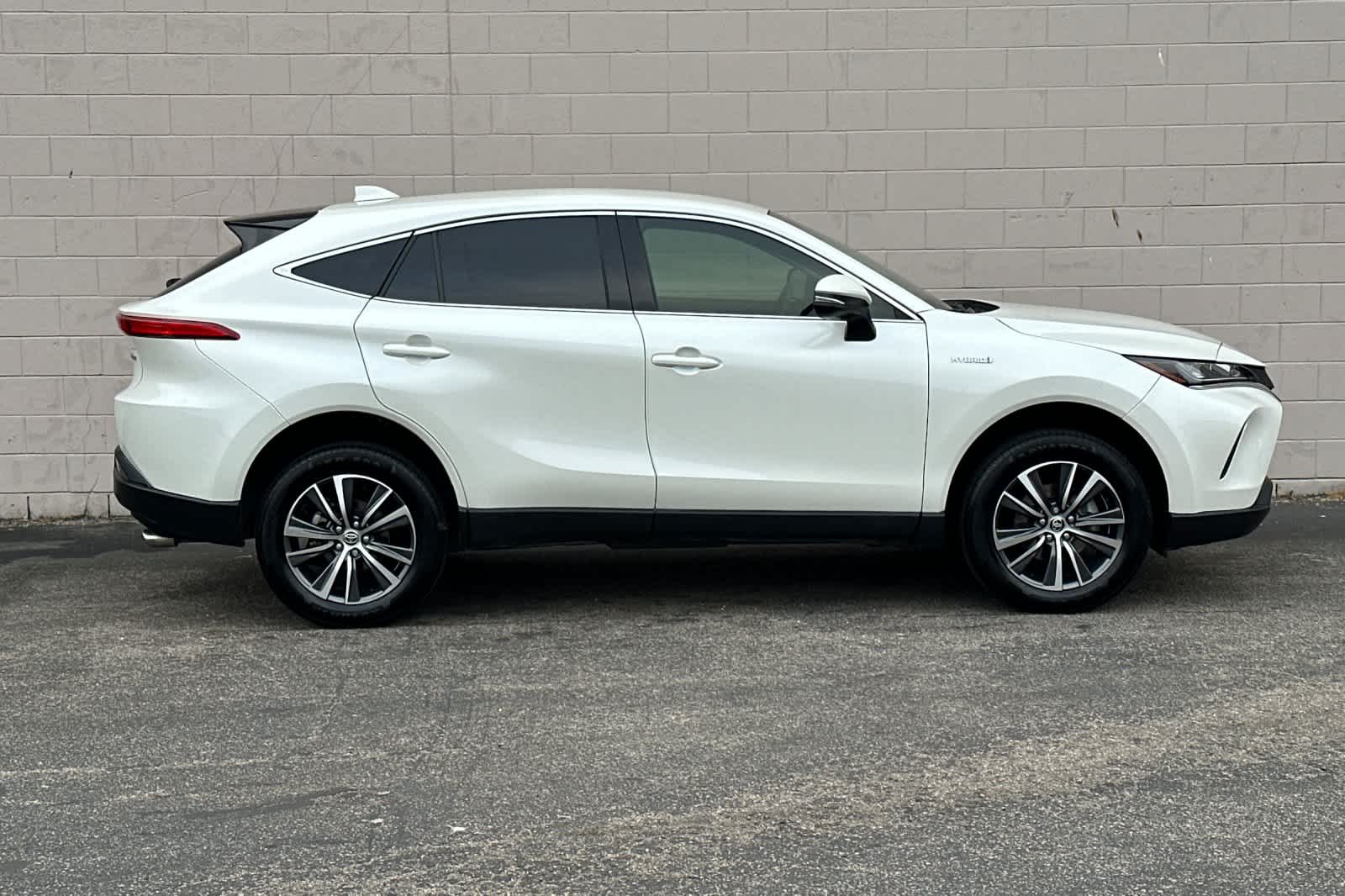 Thumbnail: 2021 Toyota Venza - 6
