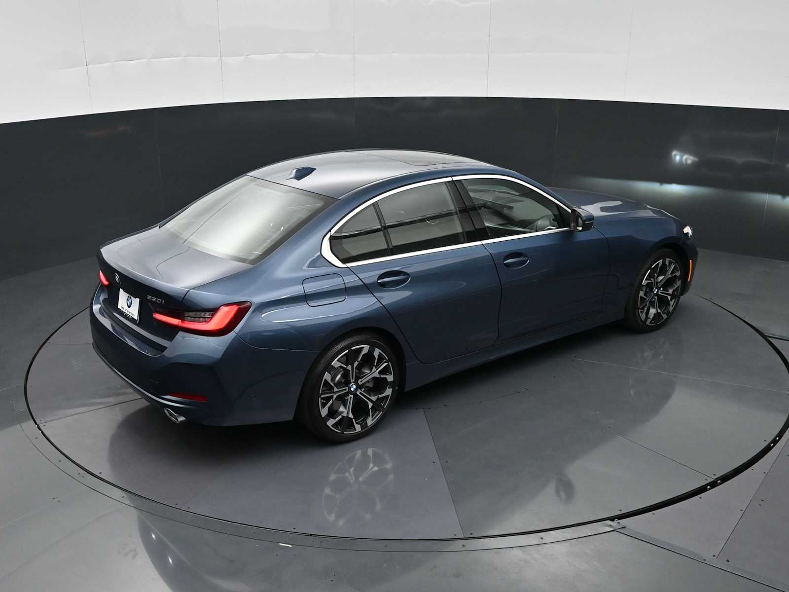 Thumbnail: 2026 BMW 3 Series - 21