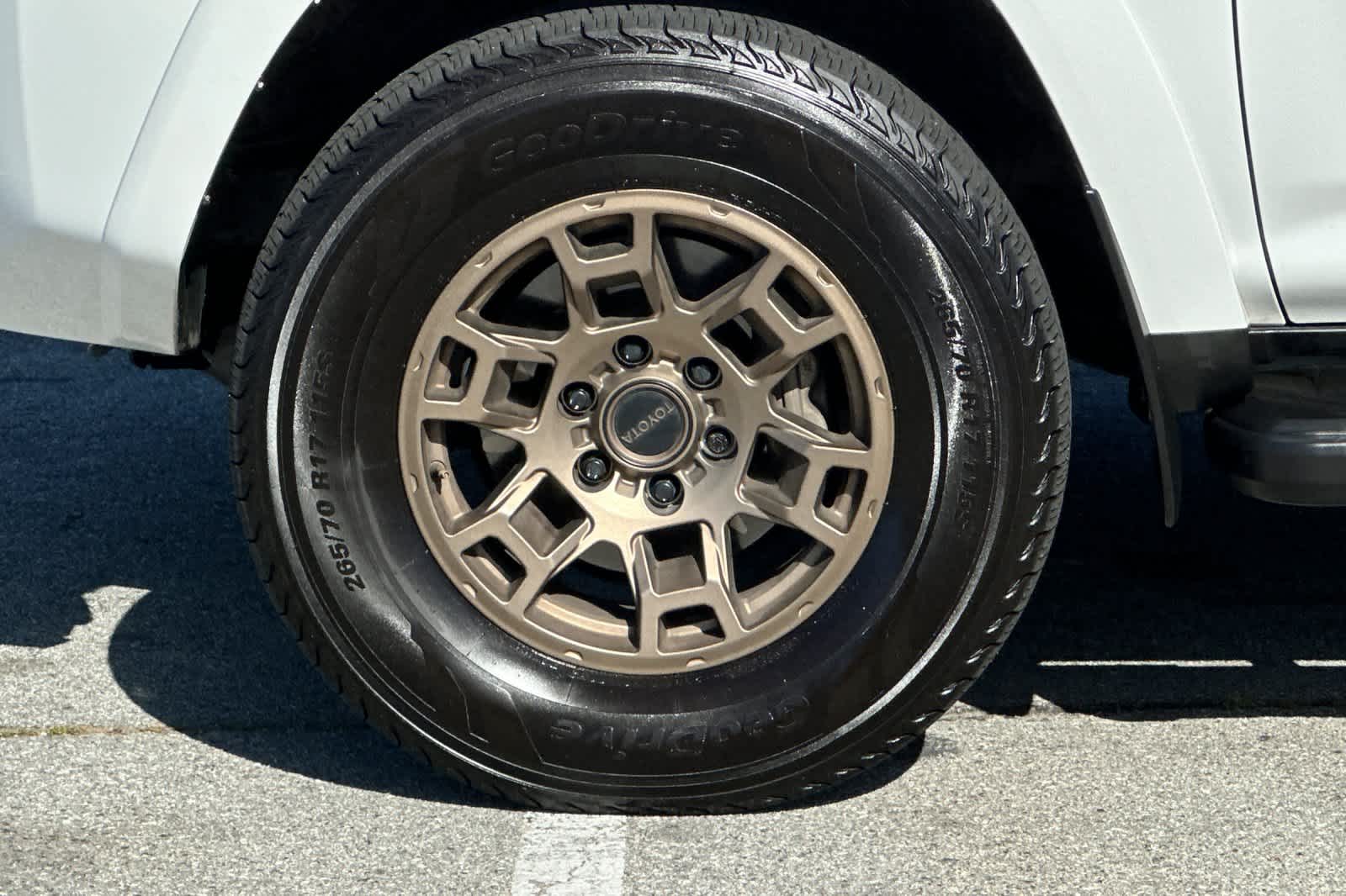 Thumbnail: 2023 Toyota 4Runner - 32