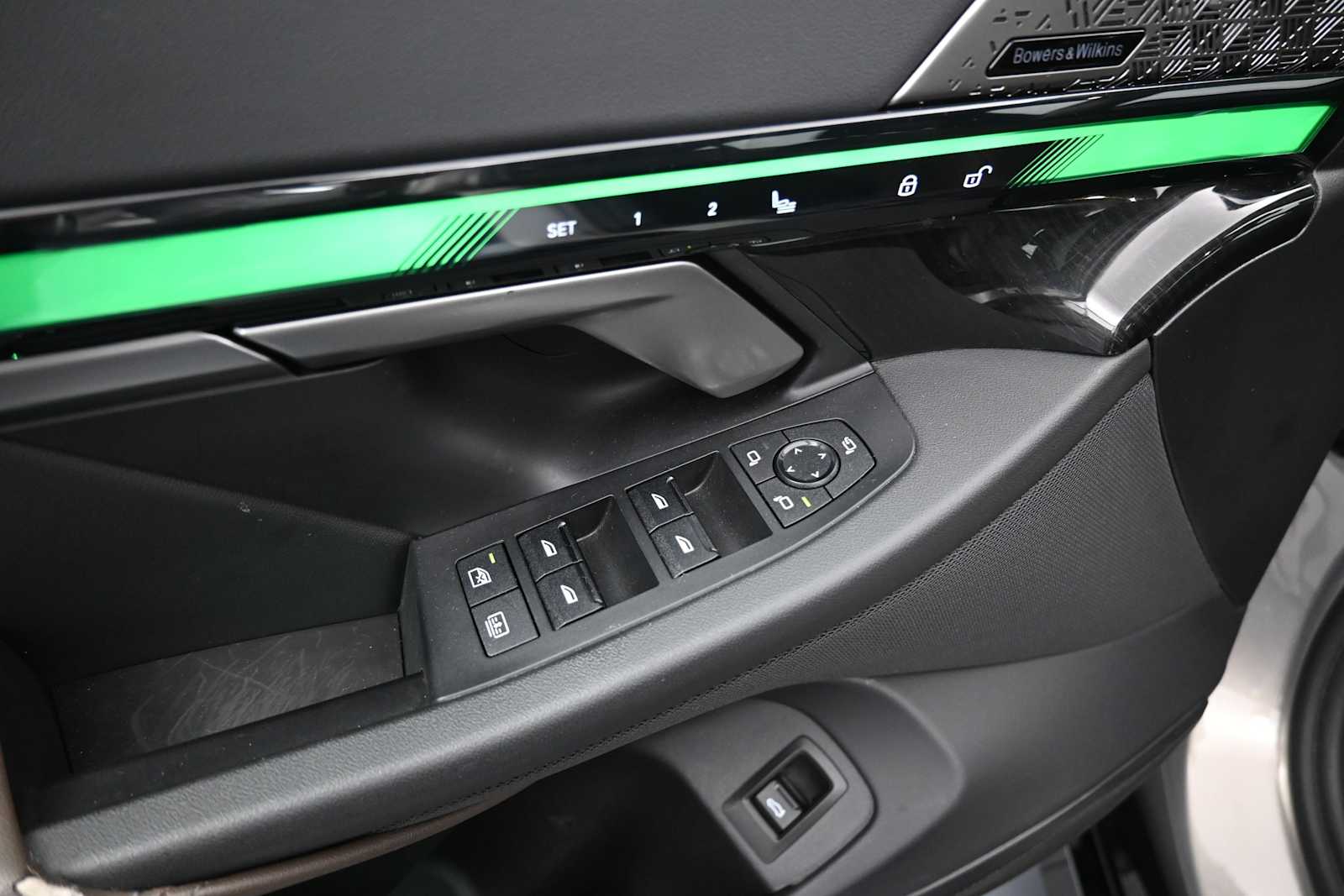 2024 BMW i5 M60 - Photo 9