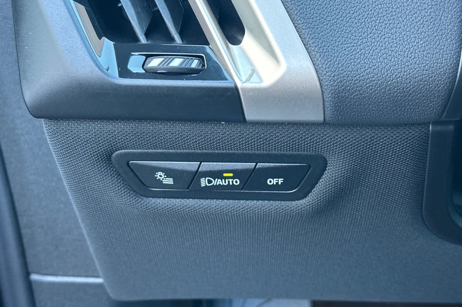 Thumbnail: 2025 BMW iX - 32