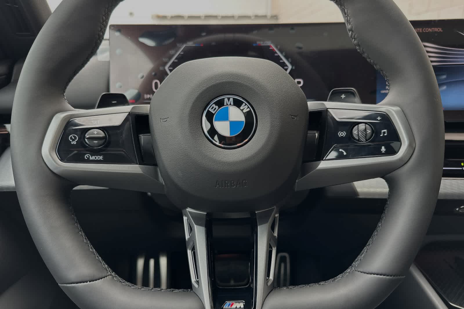 Thumbnail: 2024 BMW 5 Series - 23