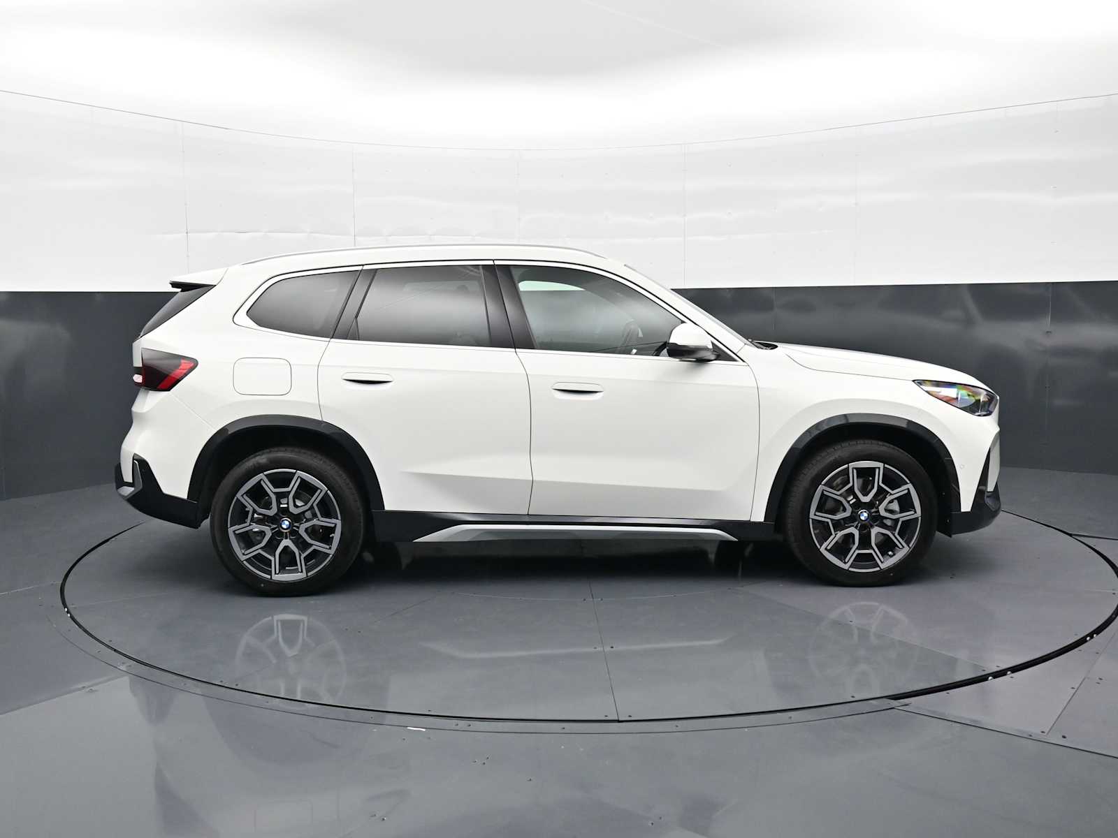Thumbnail: 2026 BMW X1 - 4