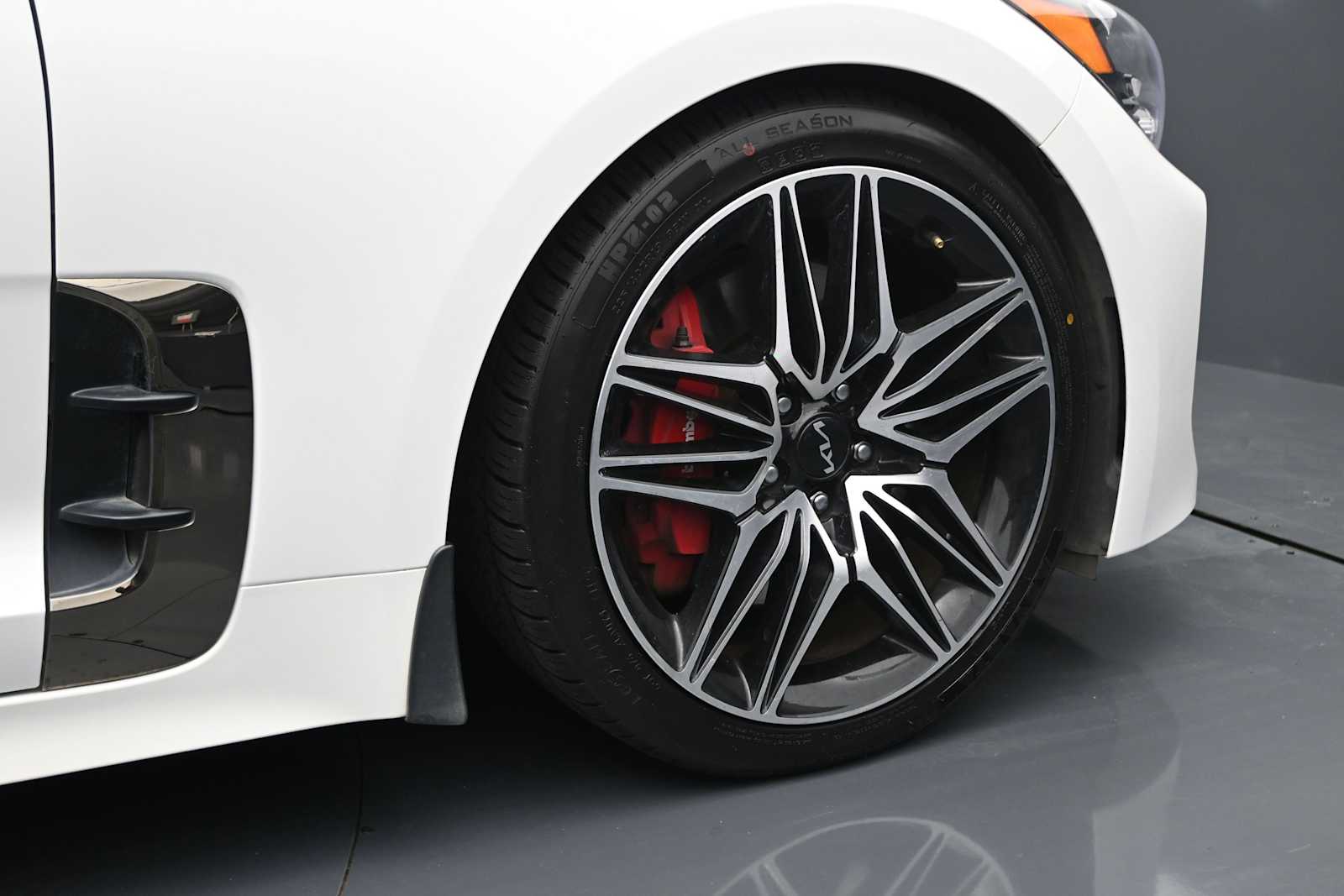 2022 Kia Stinger GT1 - Photo 21