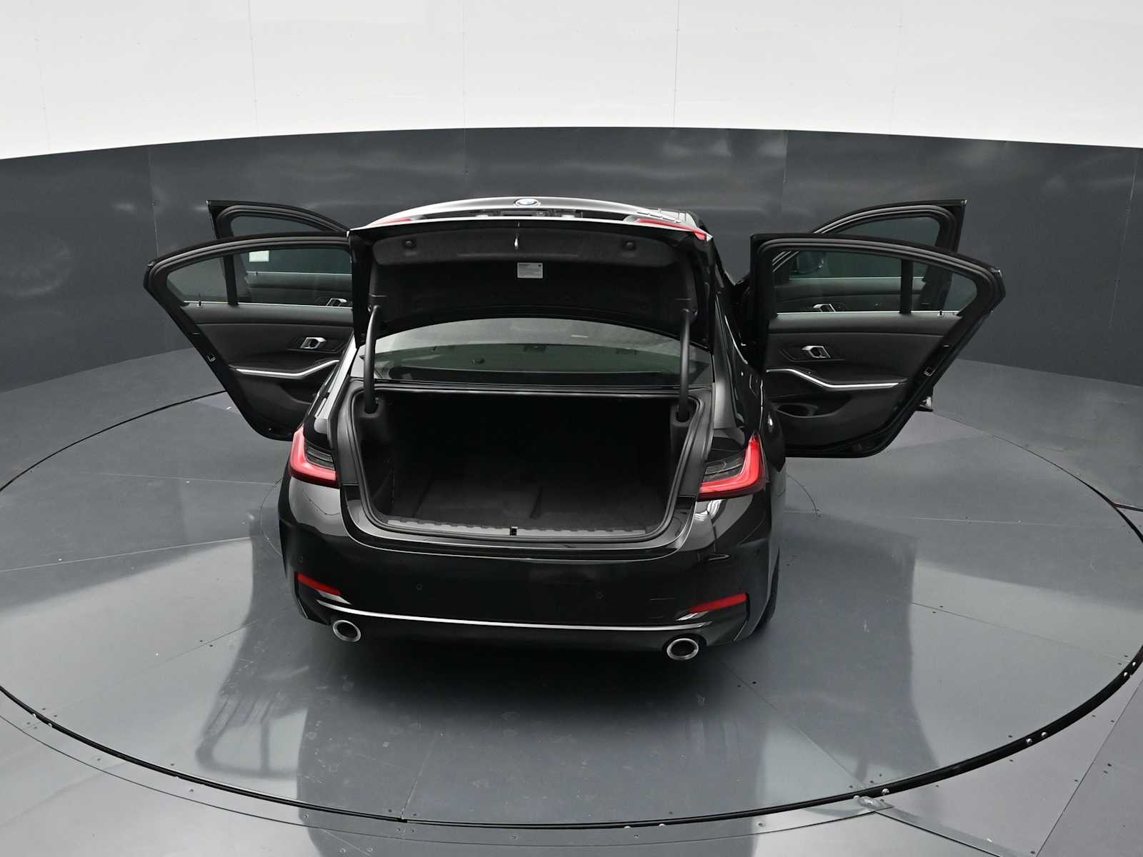 Thumbnail: 2024 BMW 3 Series - 34