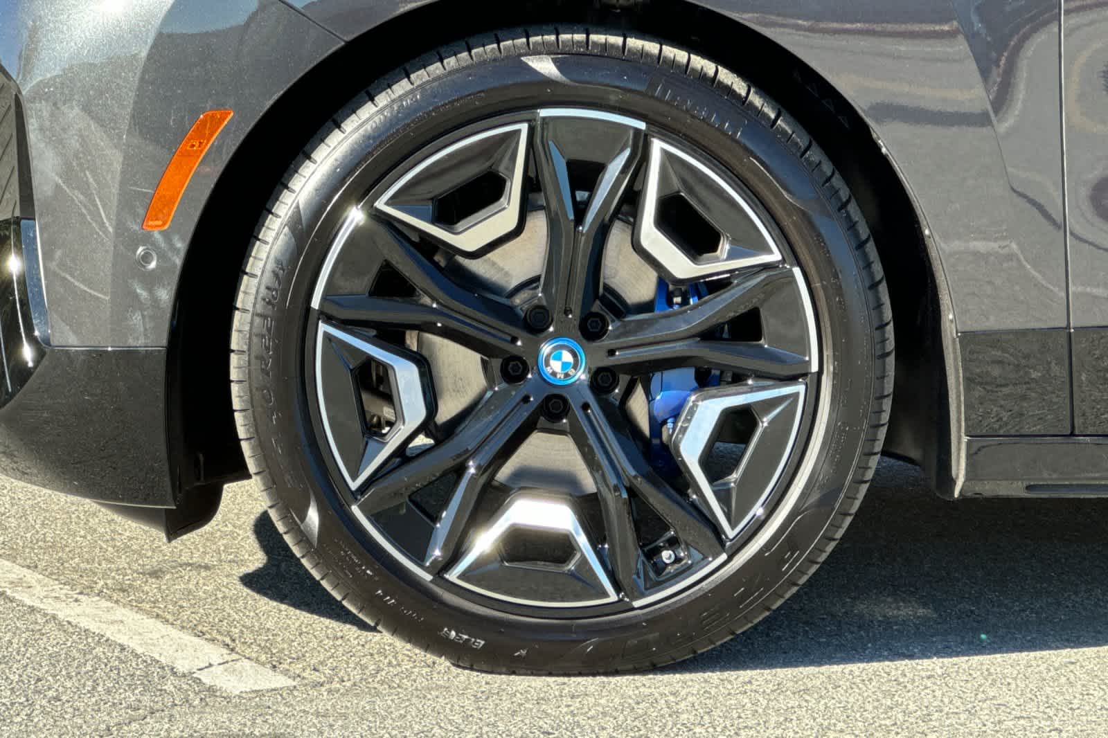 Thumbnail: 2025 BMW iX - 33