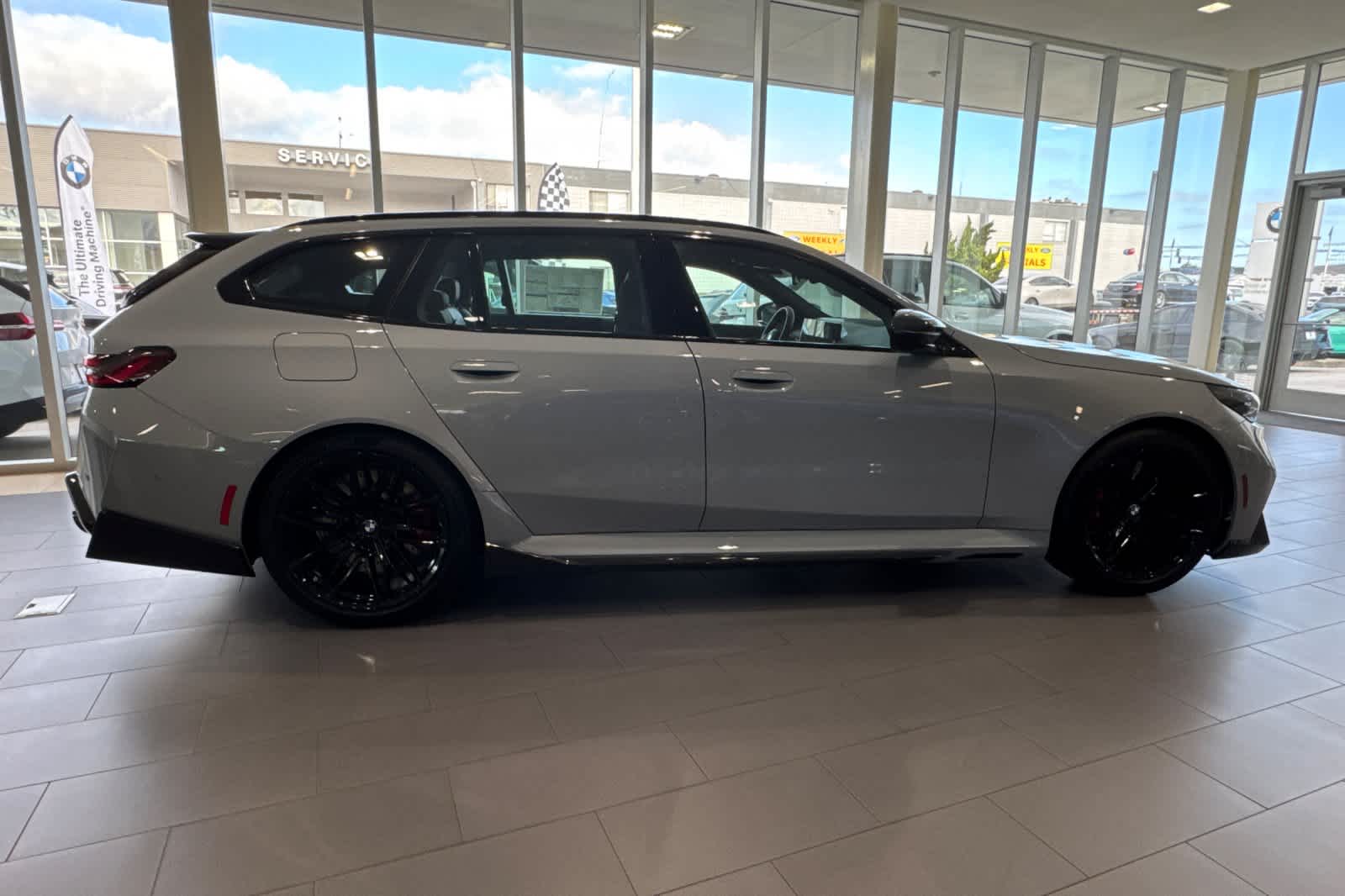 Thumbnail: 2026 BMW M5 - 8