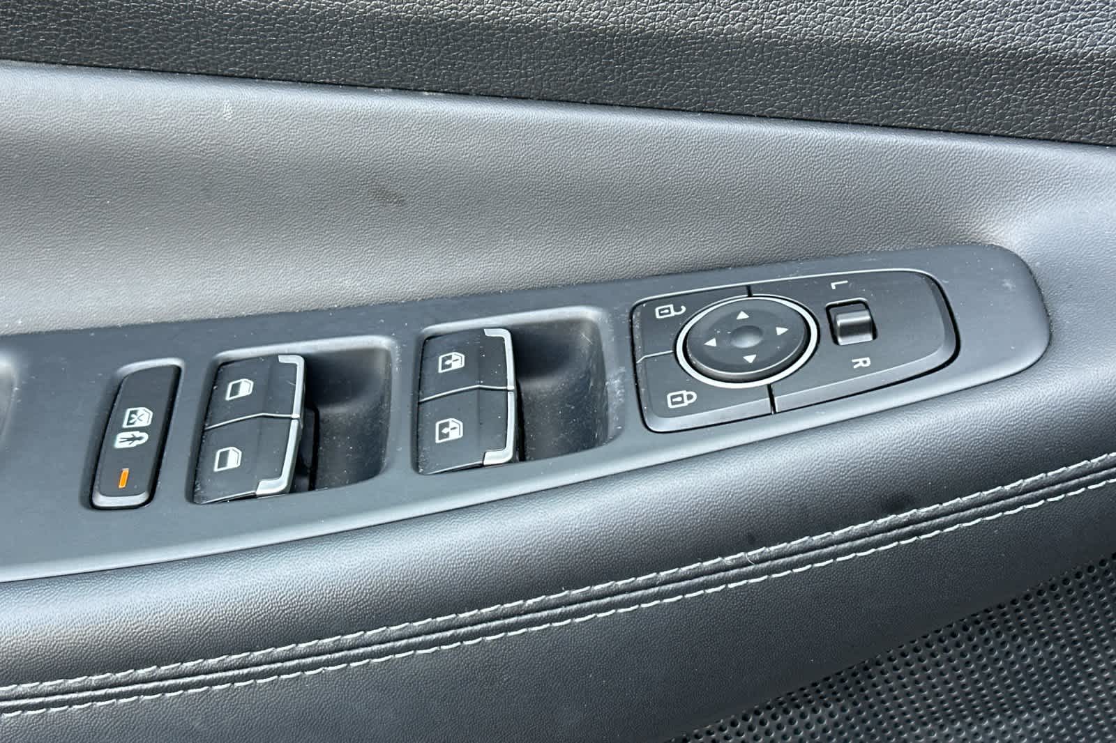 Thumbnail: 2023 Hyundai Santa Fe - 13