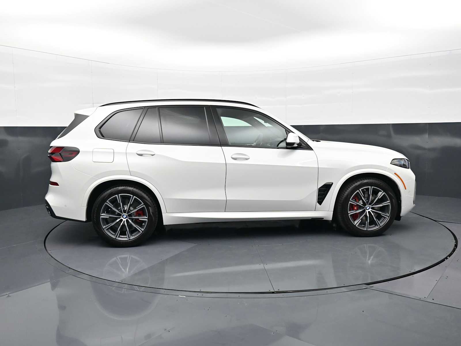 Thumbnail: 2026 BMW X5 - 4
