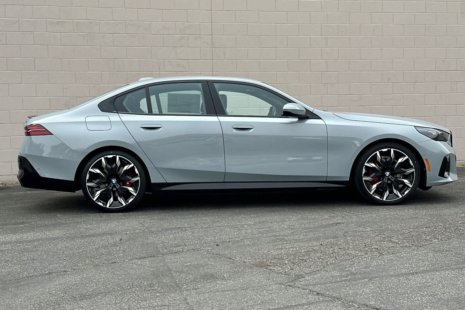 Thumbnail: 2024 BMW 5 Series - 8