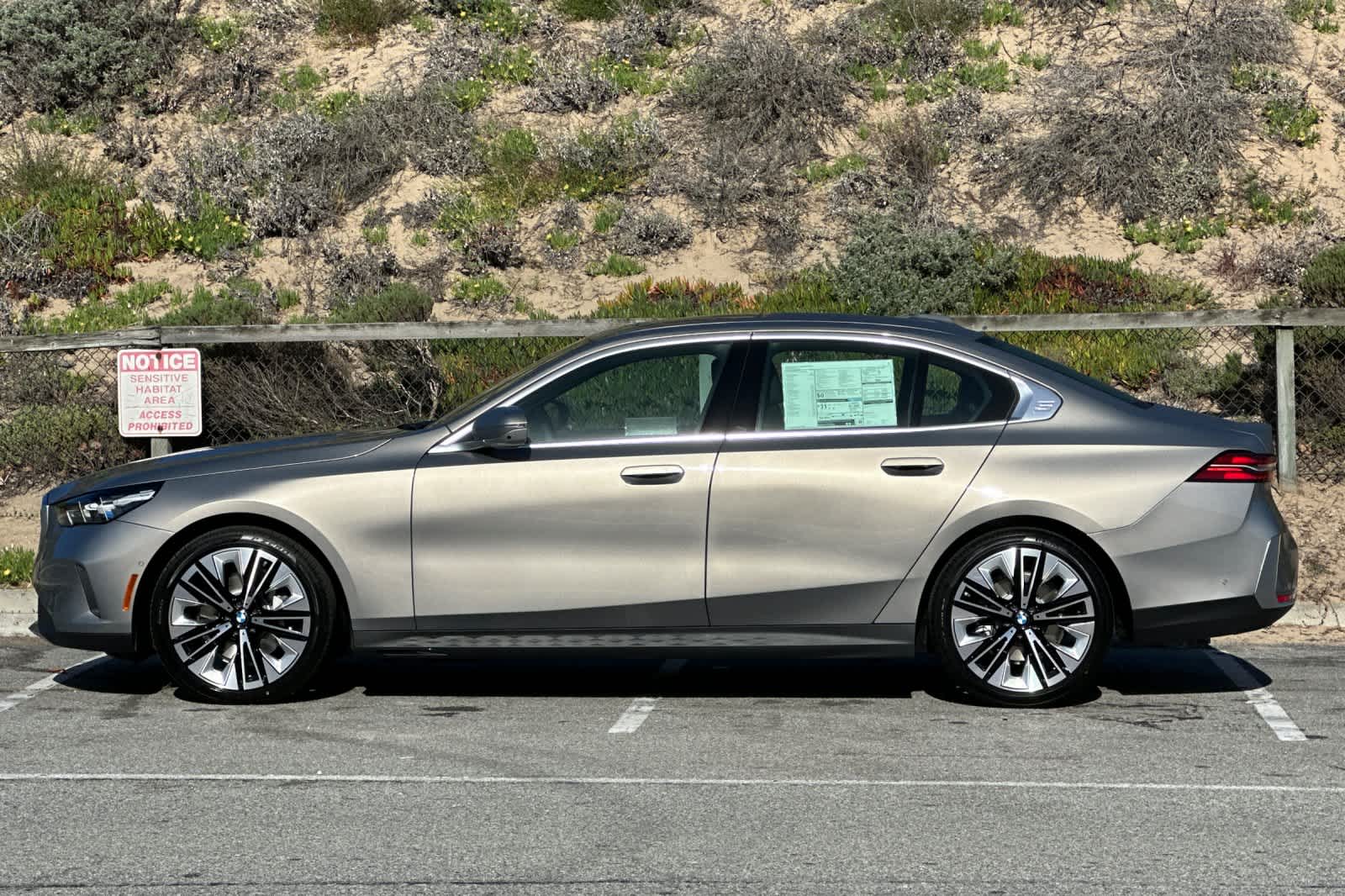 Thumbnail: 2026 BMW 5 Series - 5