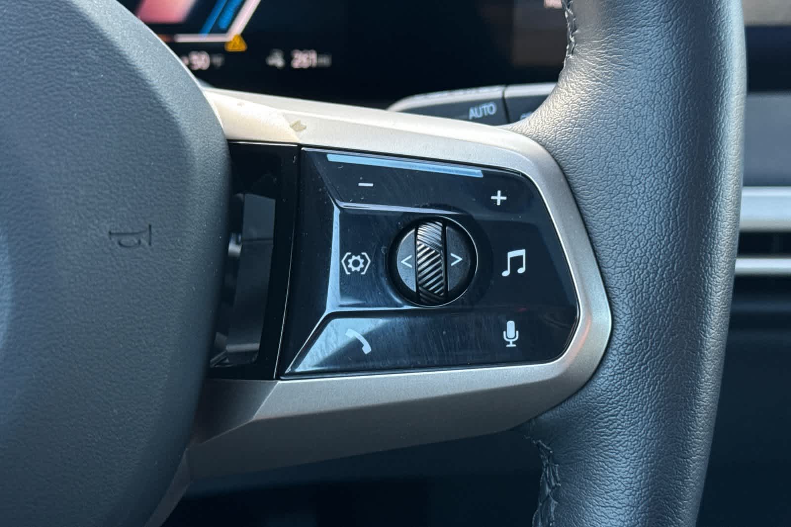 Thumbnail: 2025 BMW iX - 27