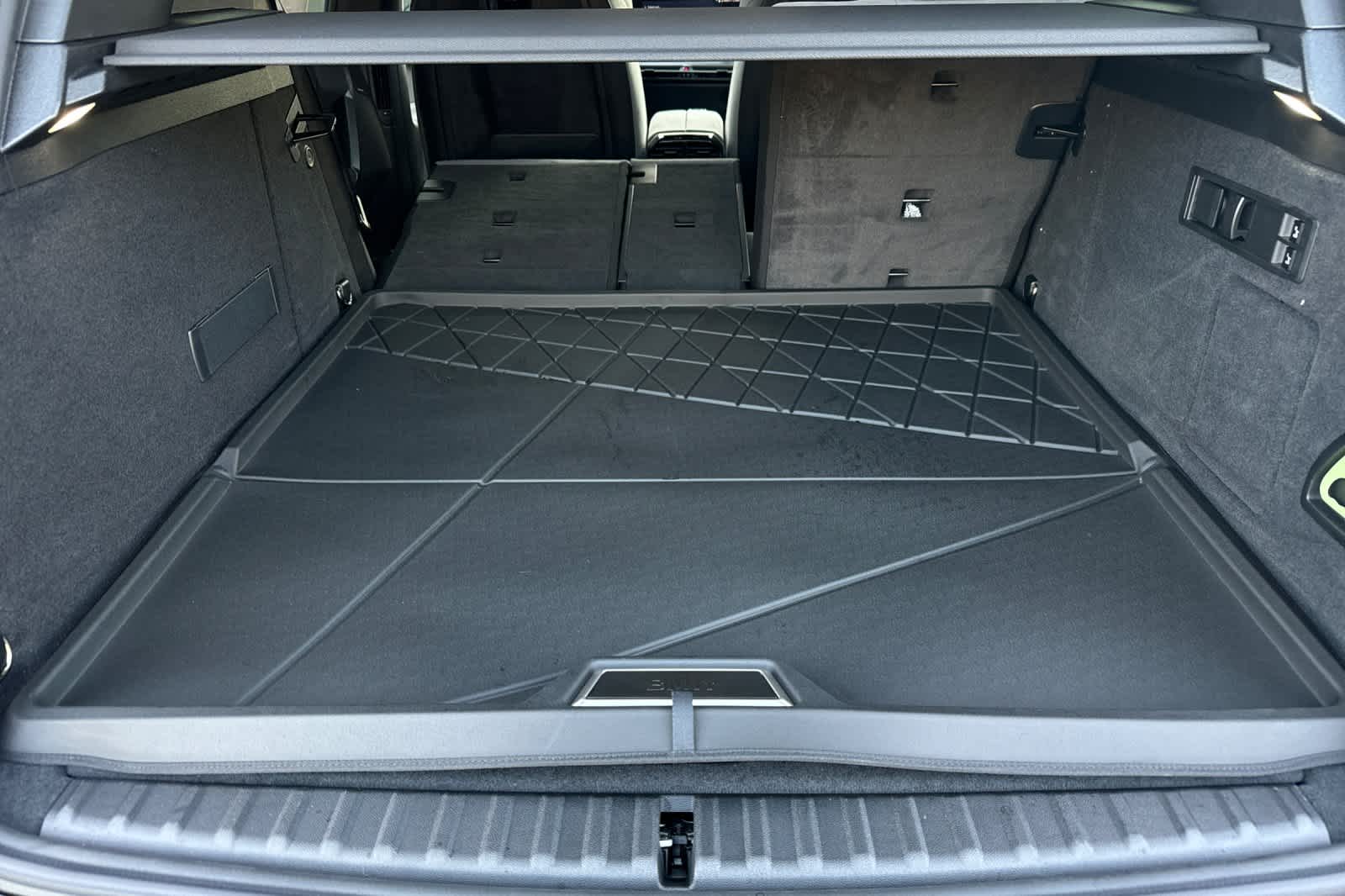 Thumbnail: 2026 BMW iX - 17