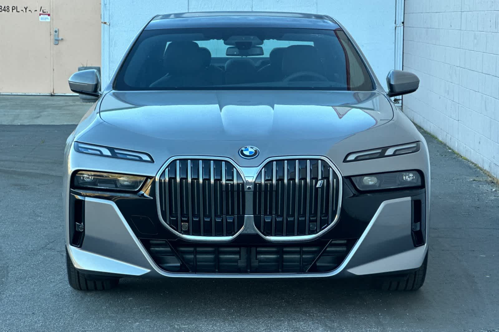 Thumbnail: 2025 BMW i7 - 10