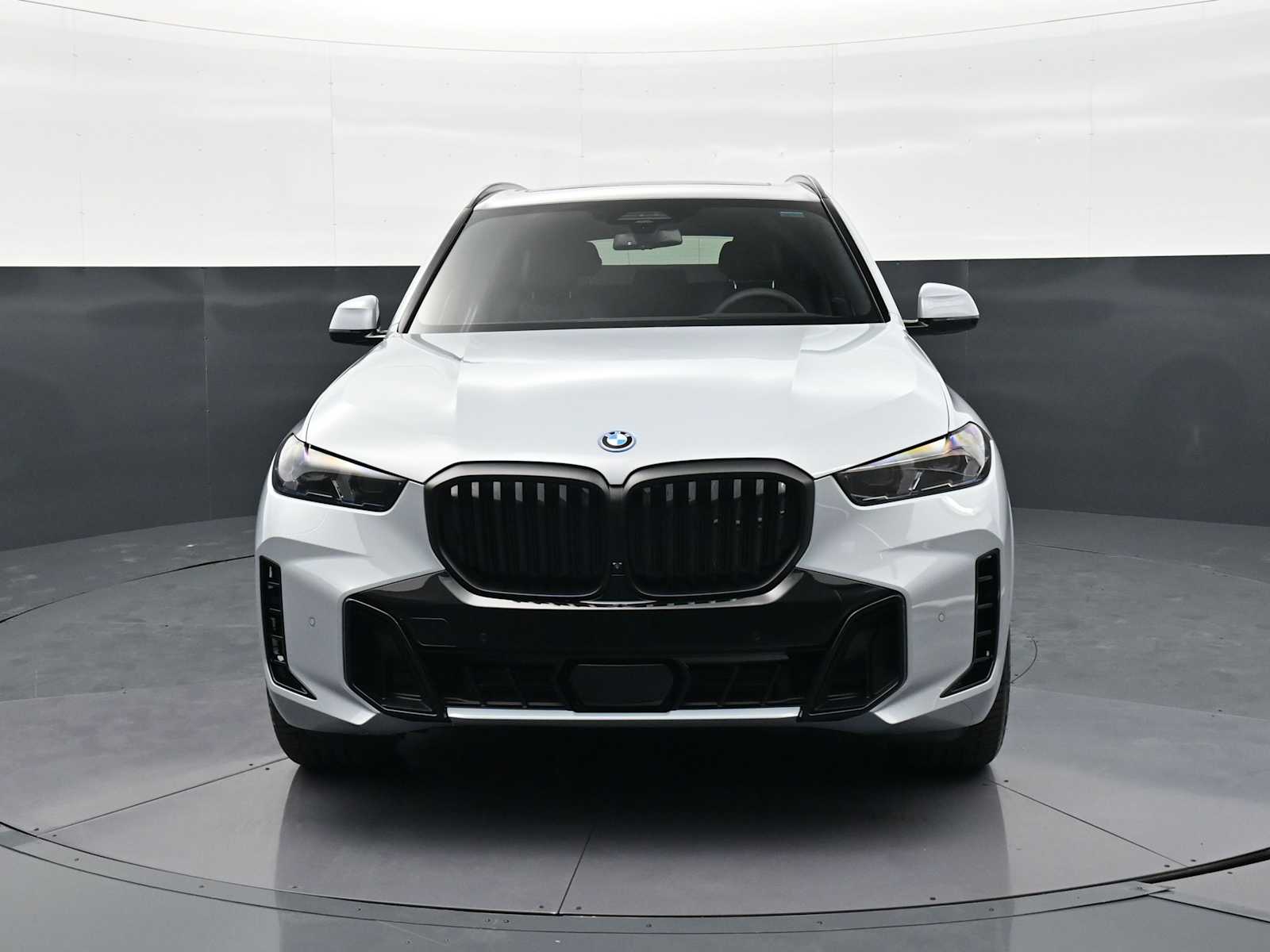 Thumbnail: 2026 BMW X5 - 2