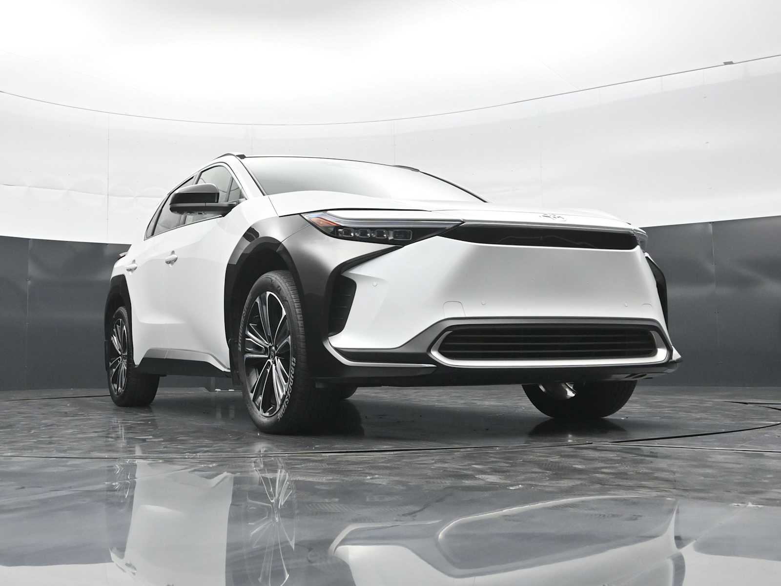 2023 Toyota bZ4X Limited - Photo 30