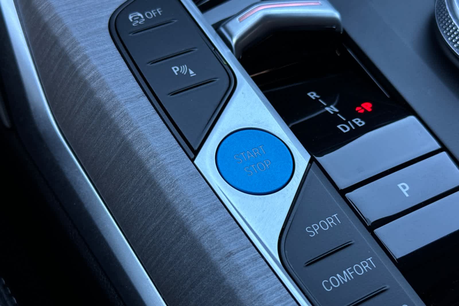 Thumbnail: 2025 BMW i4 - 23