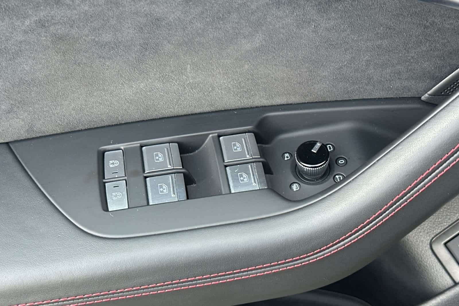 Thumbnail: 2024 Audi RS 7 - 13