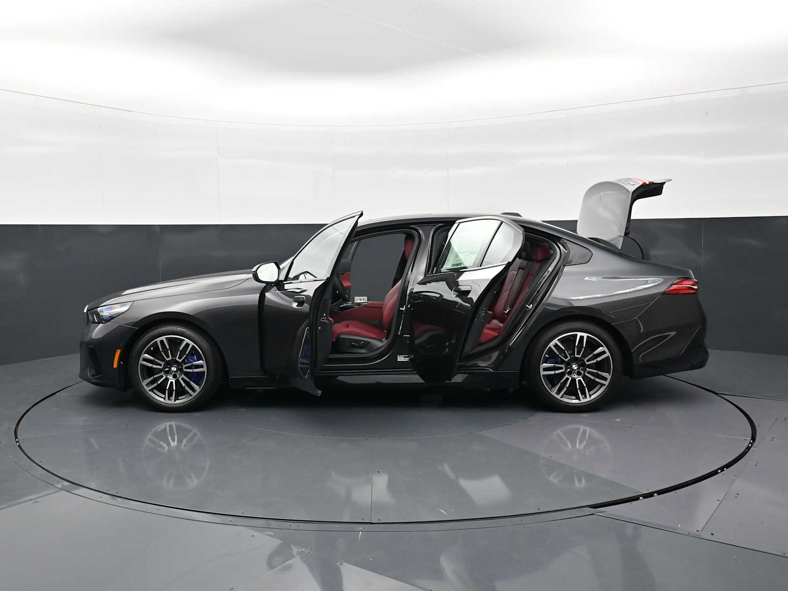 Thumbnail: 2026 BMW 5 Series - 36