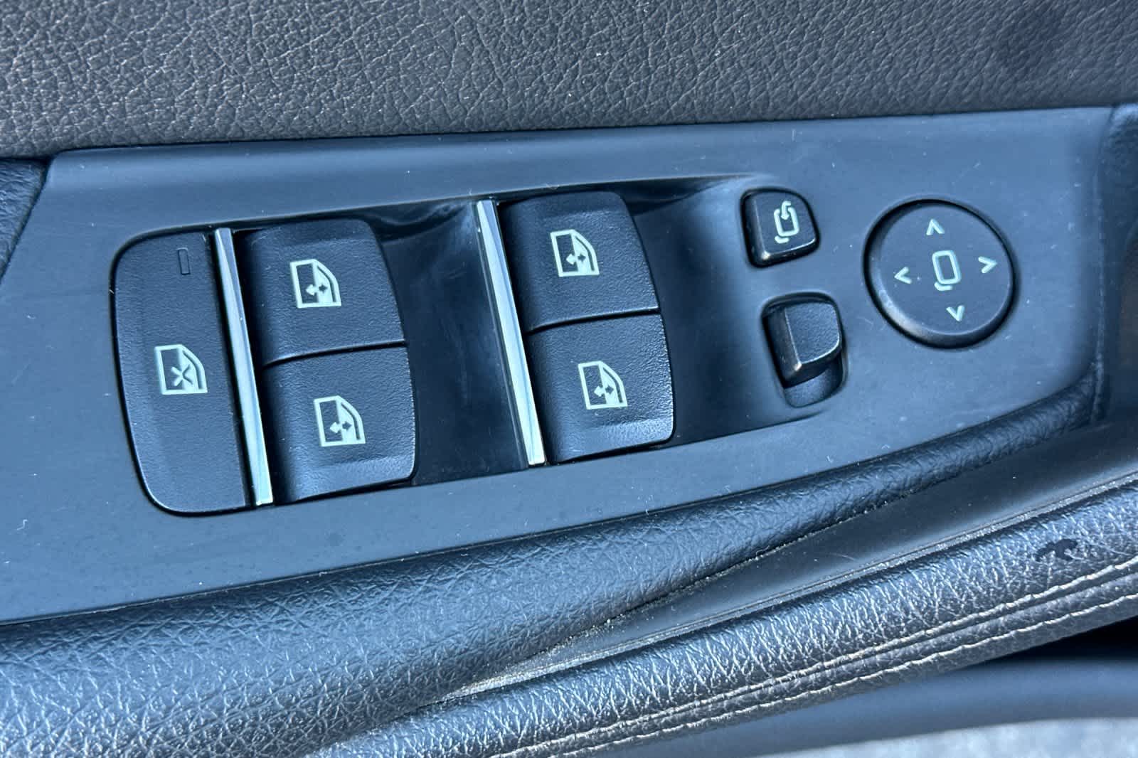 Thumbnail: 2023 BMW 5 Series - 15