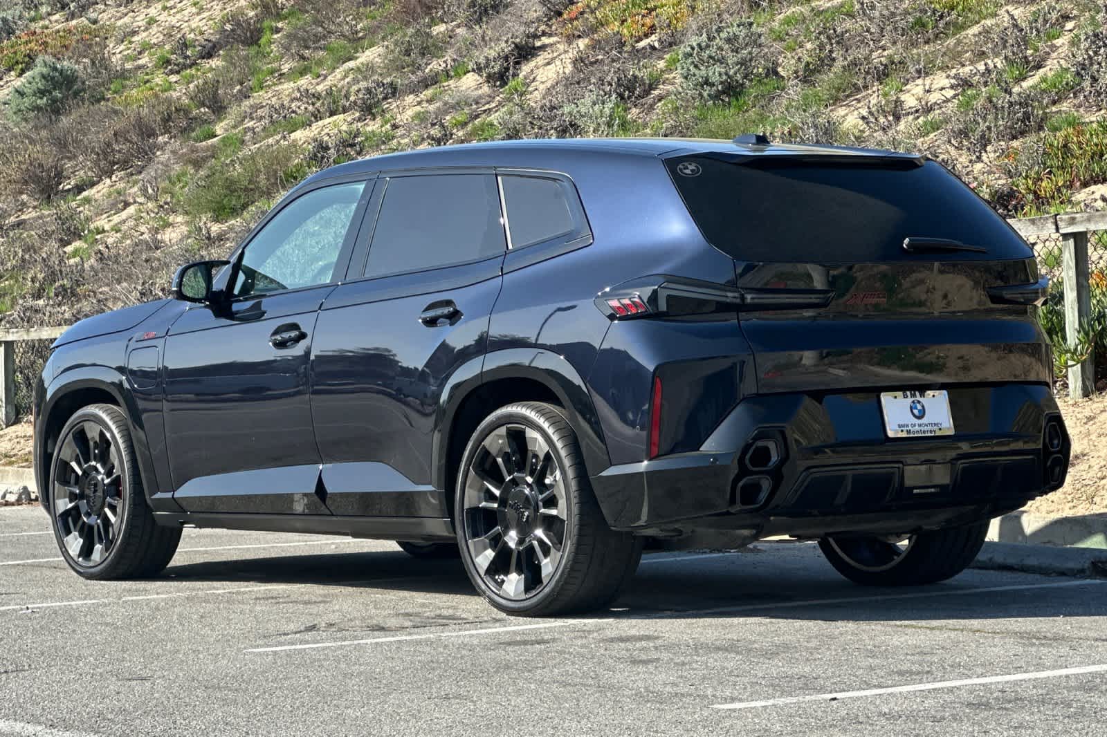 Thumbnail: 2026 BMW XM - 6