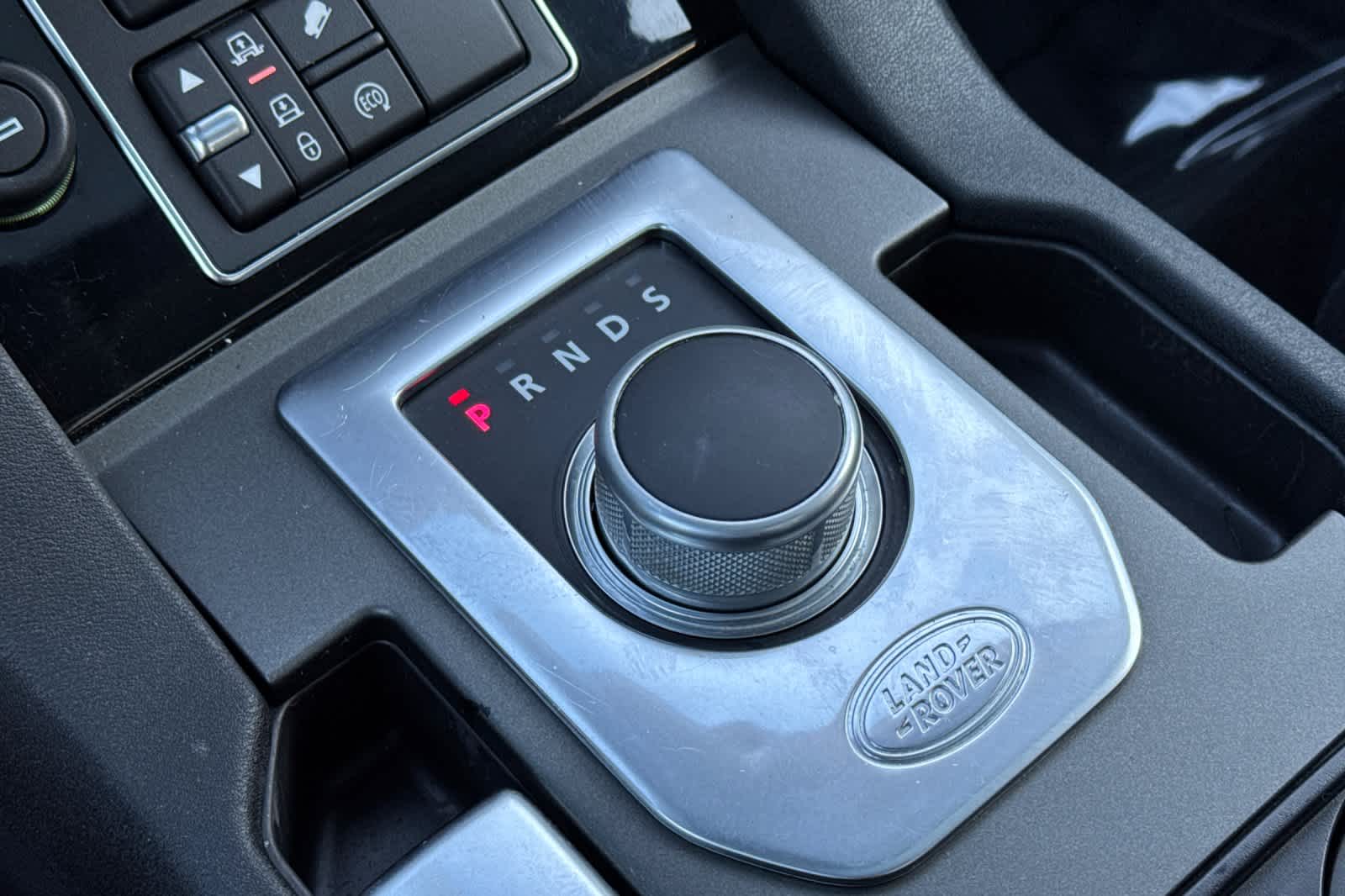 Thumbnail: 2016 Land Rover LR4 - 25
